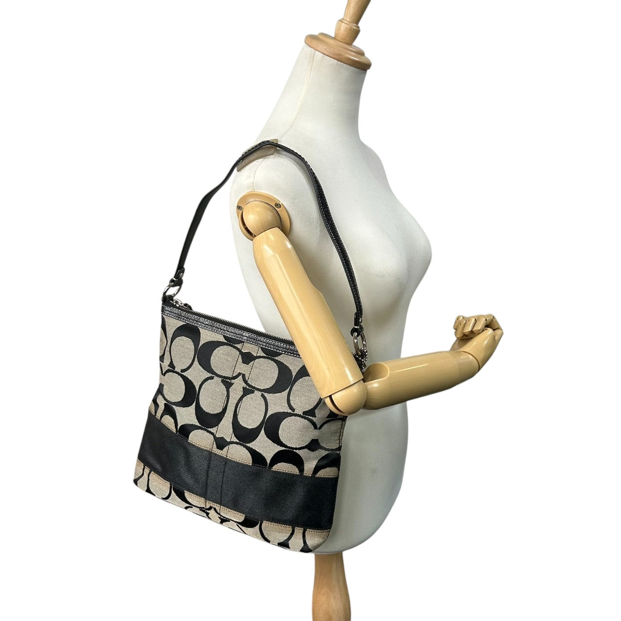 COACH コーチ ショルダーバッグ 2WAY シグネチャー F13674 キャンバス レザー ブラック グレー レディース ワンショルダー 斜め掛け可 エレガント クラシック 定番 人気モデル 通勤 通学 デイリーユース クリーニング済み s78