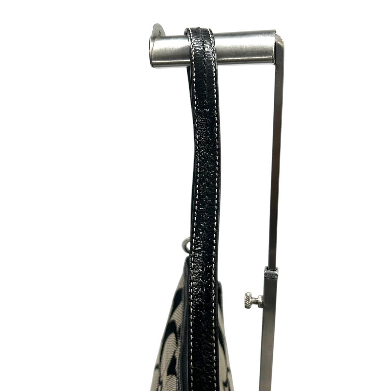 COACH コーチ ショルダーバッグ 2WAY シグネチャー F13674 キャンバス レザー ブラック グレー レディース ワンショルダー 斜め掛け可 エレガント クラシック 定番 人気モデル 通勤 通学 デイリーユース クリーニング済み s78