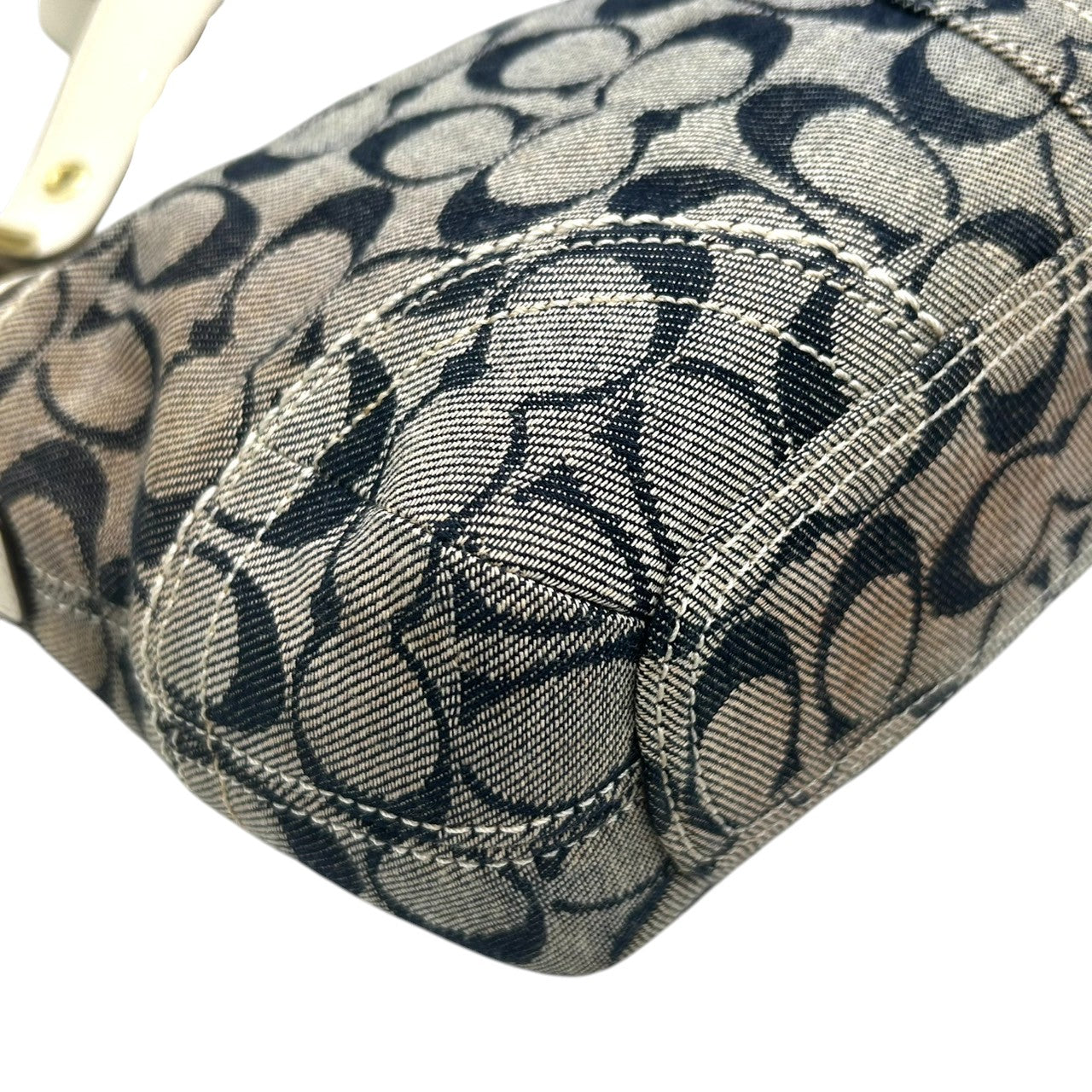 COACH コーチ ショルダーバッグ シグネチャー F10561 キャンバス レザー ネイビー ホワイト レディース ワンショルダー 斜め掛け可 自立可 クラシック エレガント コンパクト デイリーユース 人気 クリーニング済み s78