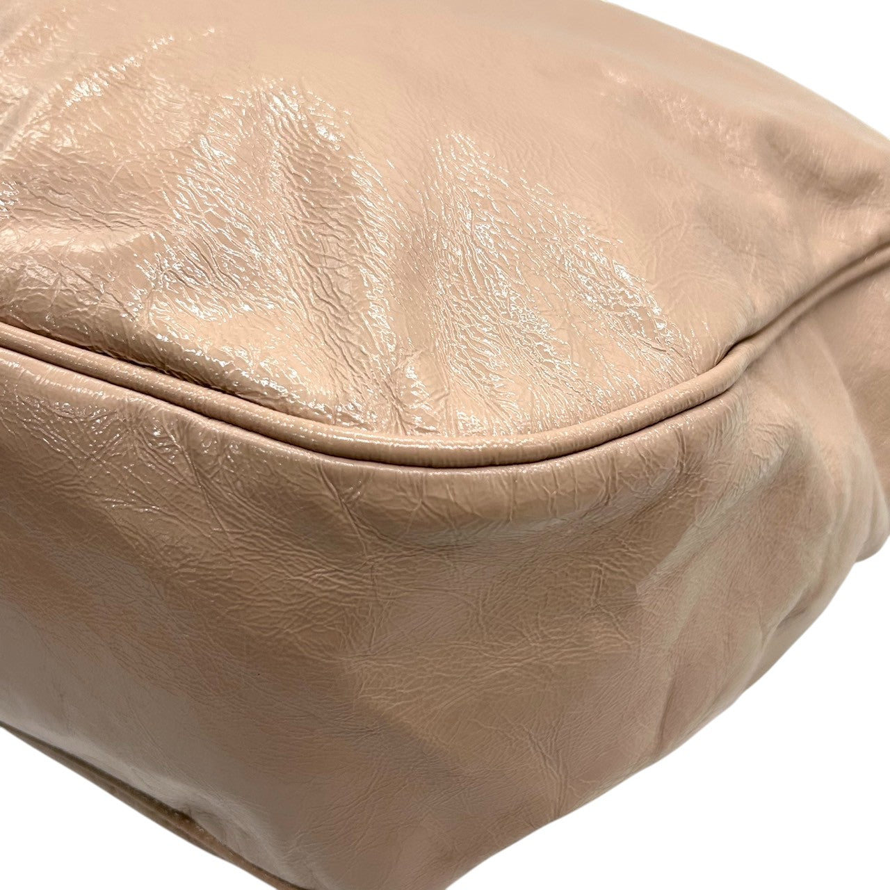 【美品】MARC BY MARC JACOBS 2WAY ハンドバッグ ショルダーバッグ 斜め掛け可 エナメル パテントレザー ベージュ レッド バイカラー ゴールド金具 レディース エレガント フェミニン デイリーユース 大容量 クリーニング済み R