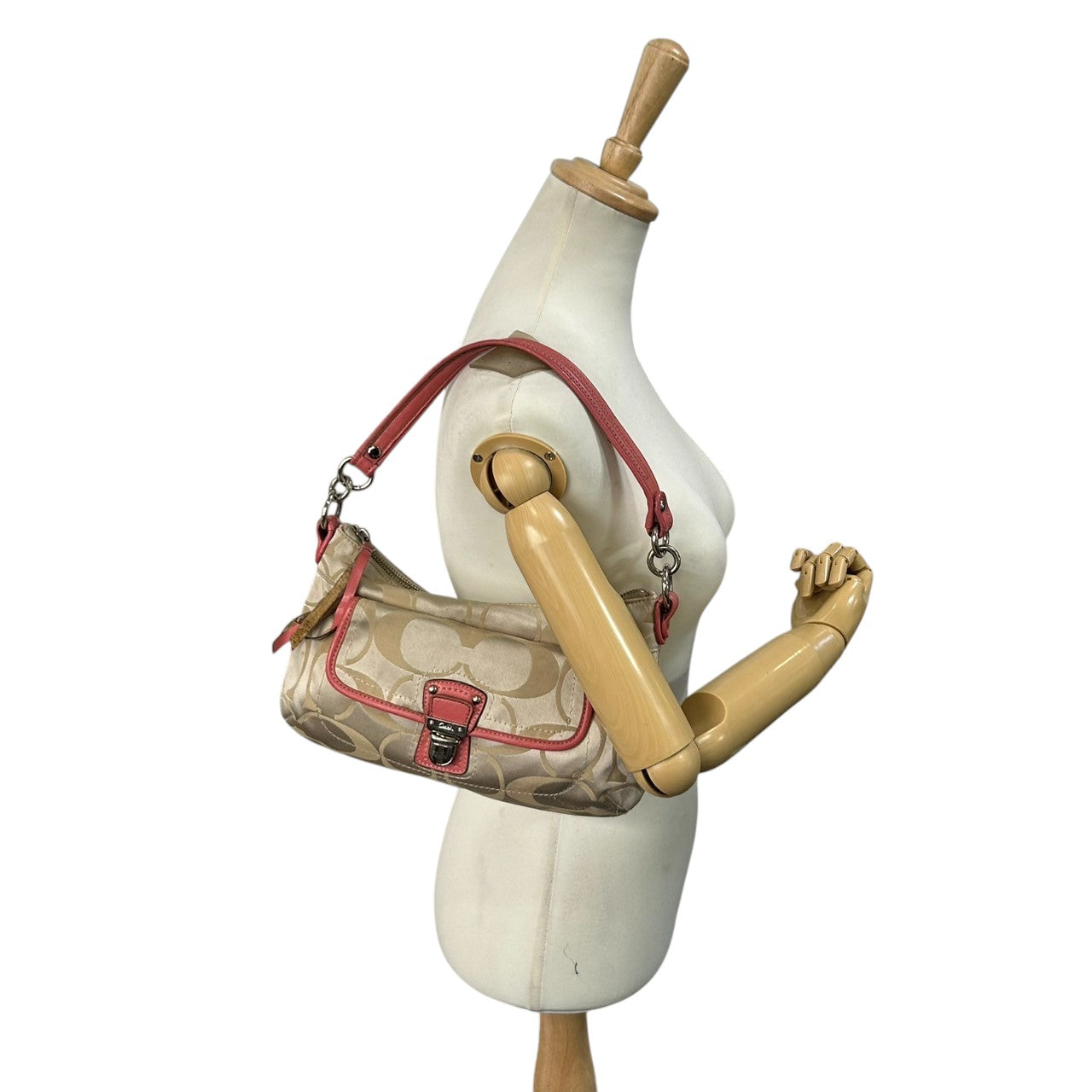 コーチ COACH ハンドバッグ ショルダーバッグ 2WAY シグネチャー 18983 ナイロン レザー ベージュ ピンク レディース フェミニン かわいい 人気モデル ワンショルダー 斜め掛け可 肩掛け クリーニング済み s32