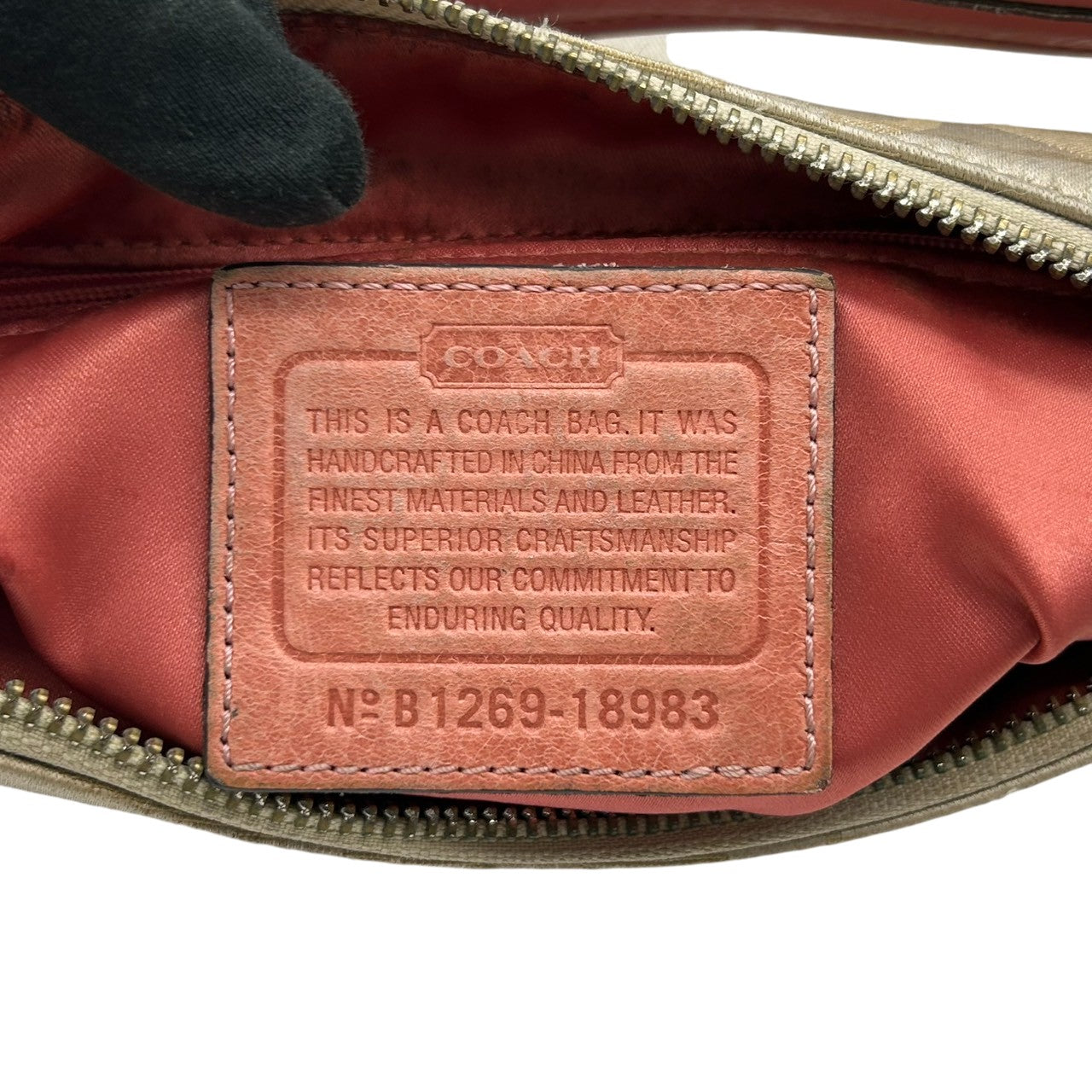 コーチ COACH ハンドバッグ ショルダーバッグ 2WAY シグネチャー 18983 ナイロン レザー ベージュ ピンク レディース フェミニン かわいい 人気モデル ワンショルダー 斜め掛け可 肩掛け クリーニング済み s32