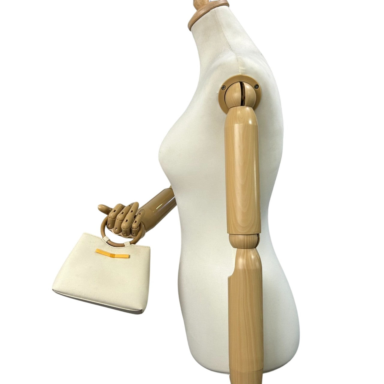 【美品/箱付き】ニナリッチ NINA RICCI ハンドバッグ ミニバッグ キャンバス ウッドハンドル リングハンドル ホワイト 白 リボンモチーフ レディース エレガント フェミニン パーティ コンパクト 自立可 クリーニング済み H