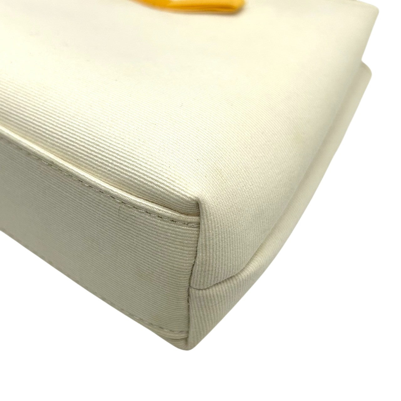 【美品/箱付き】ニナリッチ NINA RICCI ハンドバッグ ミニバッグ キャンバス ウッドハンドル リングハンドル ホワイト 白 リボンモチーフ レディース エレガント フェミニン パーティ コンパクト 自立可 クリーニング済み H