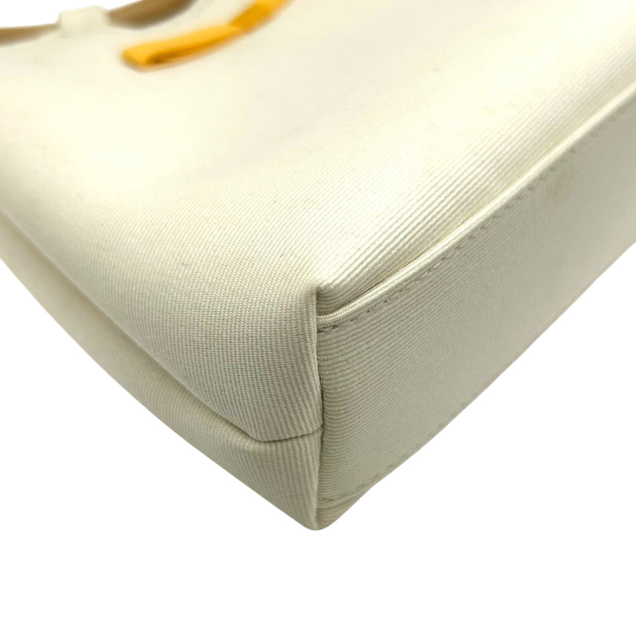 【美品/箱付き】ニナリッチ NINA RICCI ハンドバッグ ミニバッグ キャンバス ウッドハンドル リングハンドル ホワイト 白 リボンモチーフ レディース エレガント フェミニン パーティ コンパクト 自立可 クリーニング済み H