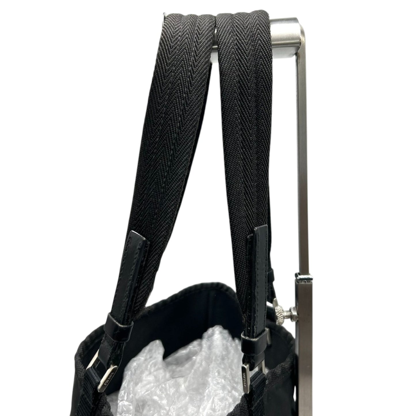 プラダ PRADA トートバッグ ハンドバッグ ナイロン テスート ブラック 黒 ロゴ A4収納可 ビジネス 通勤 通学 レディース メンズ ユニセックス 定番人気モデル 軽量 肩掛け ワンショルダー 三角ロゴプレート s32