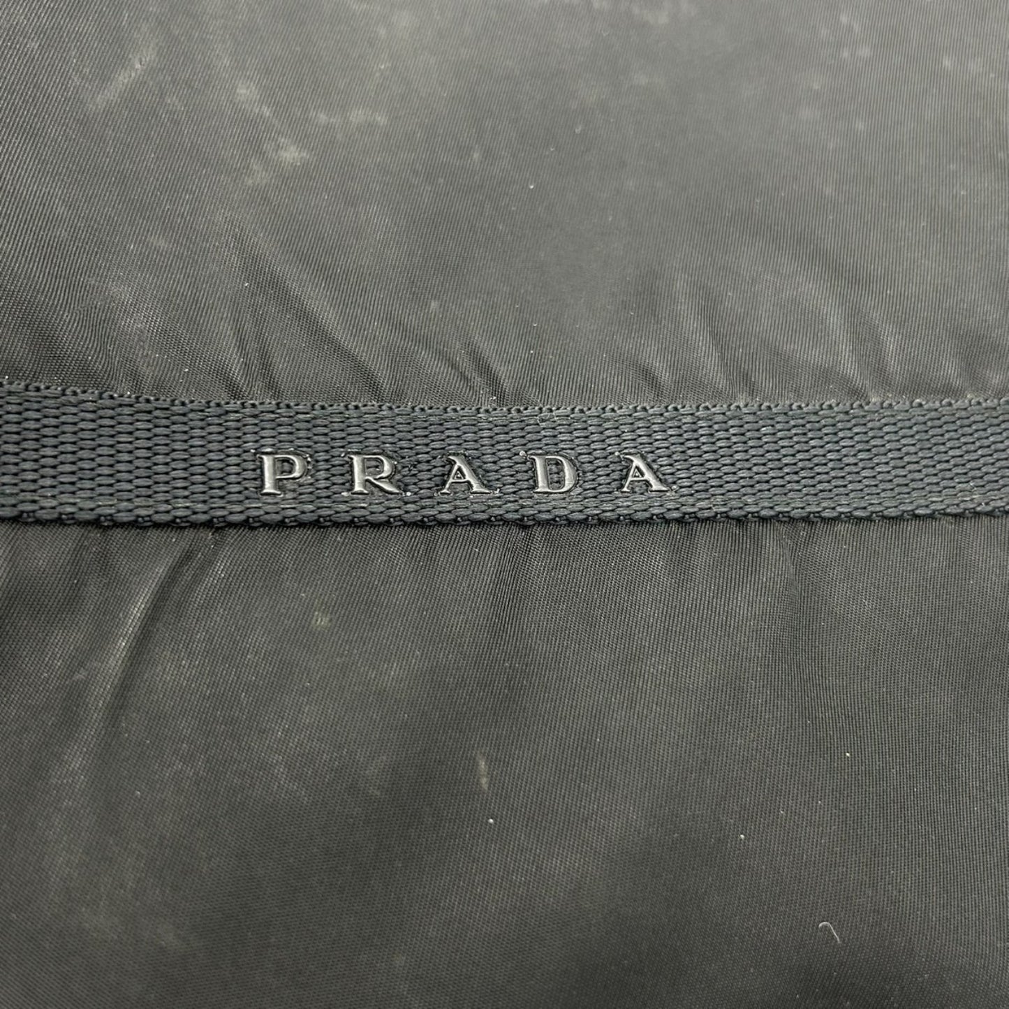プラダ PRADA トートバッグ ハンドバッグ ナイロン テスート ブラック 黒 ロゴ A4収納可 ビジネス 通勤 通学 レディース メンズ ユニセックス 定番人気モデル 軽量 肩掛け ワンショルダー 三角ロゴプレート s32