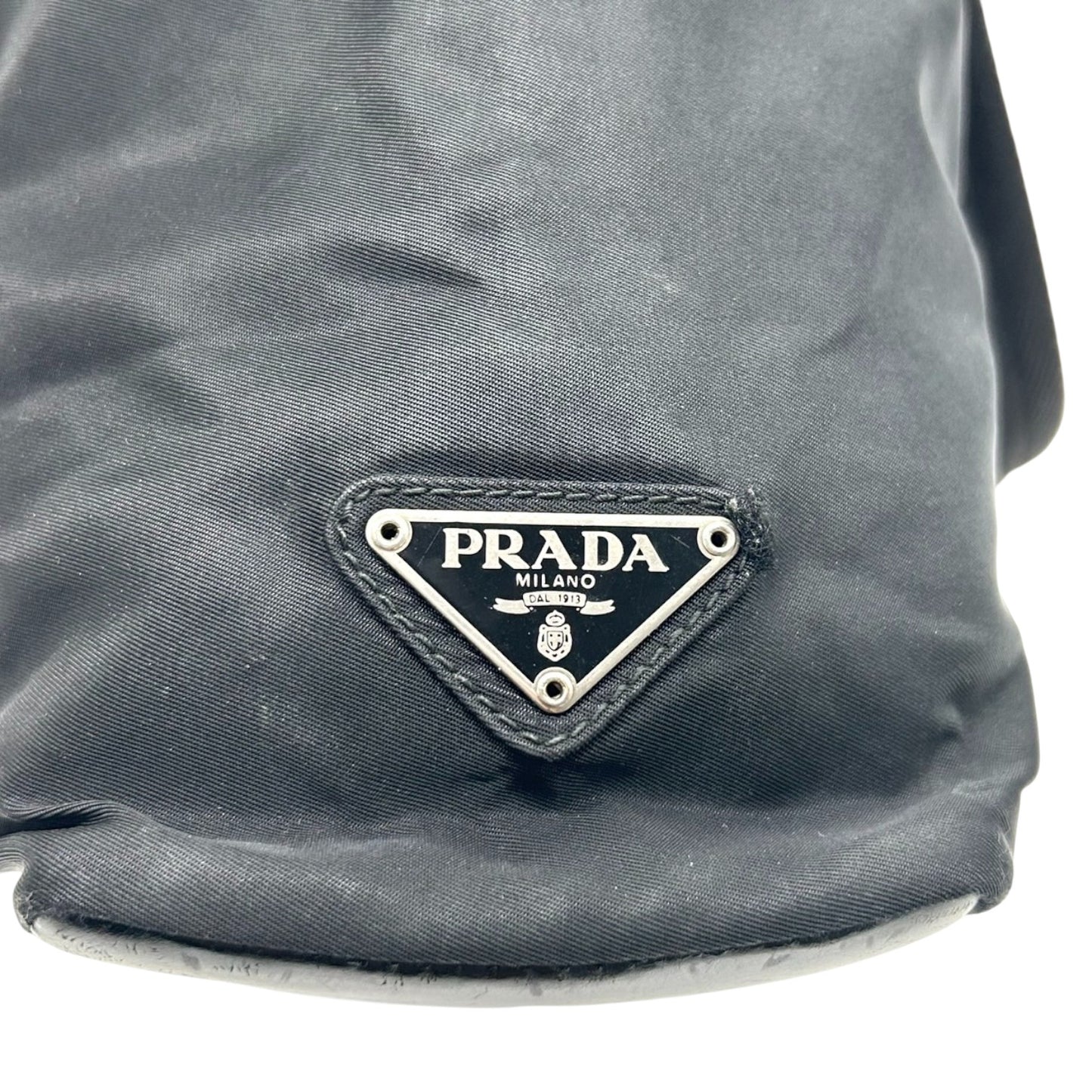 プラダ PRADA トートバッグ ハンドバッグ ナイロン テスート ブラック 黒 ロゴ A4収納可 ビジネス 通勤 通学 レディース メンズ ユニセックス 定番人気モデル 軽量 肩掛け ワンショルダー 三角ロゴプレート s32