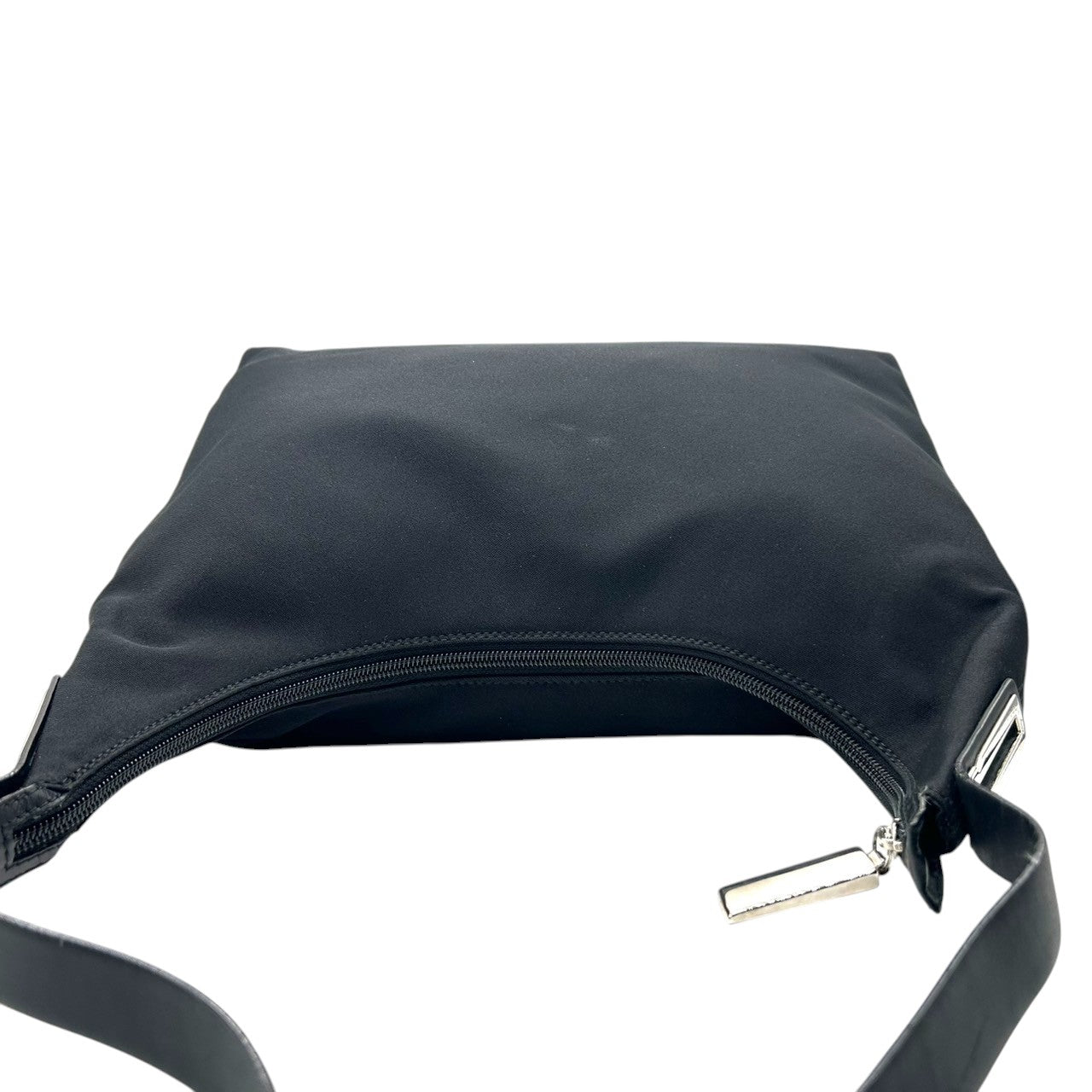 サルヴァトーレフェラガモ Salvatore Ferragamo ショルダーバッグ ハンドバッグ ナイロン レザー ブラック 黒 AQ-21 9653 レディース エレガント シンプル ビジネス 通勤 A4収納可 軽量 自立可 クリーニング済み s48