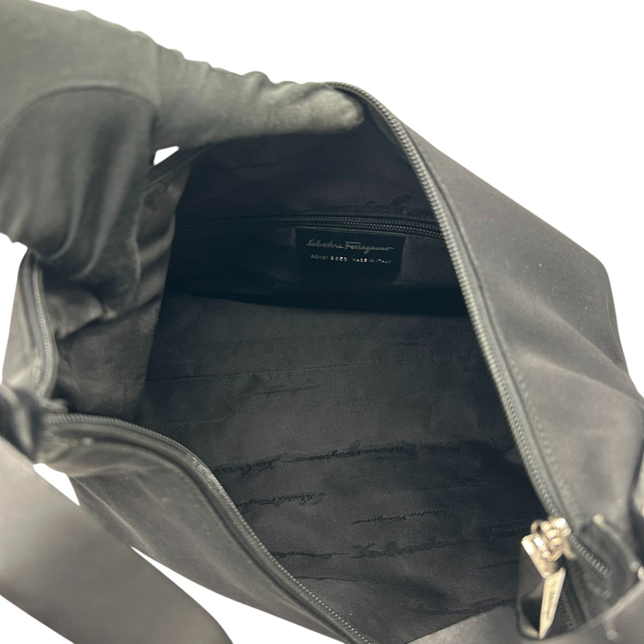 サルヴァトーレフェラガモ Salvatore Ferragamo ショルダーバッグ ハンドバッグ ナイロン レザー ブラック 黒 AQ-21 9653 レディース エレガント シンプル ビジネス 通勤 A4収納可 軽量 自立可 クリーニング済み s48