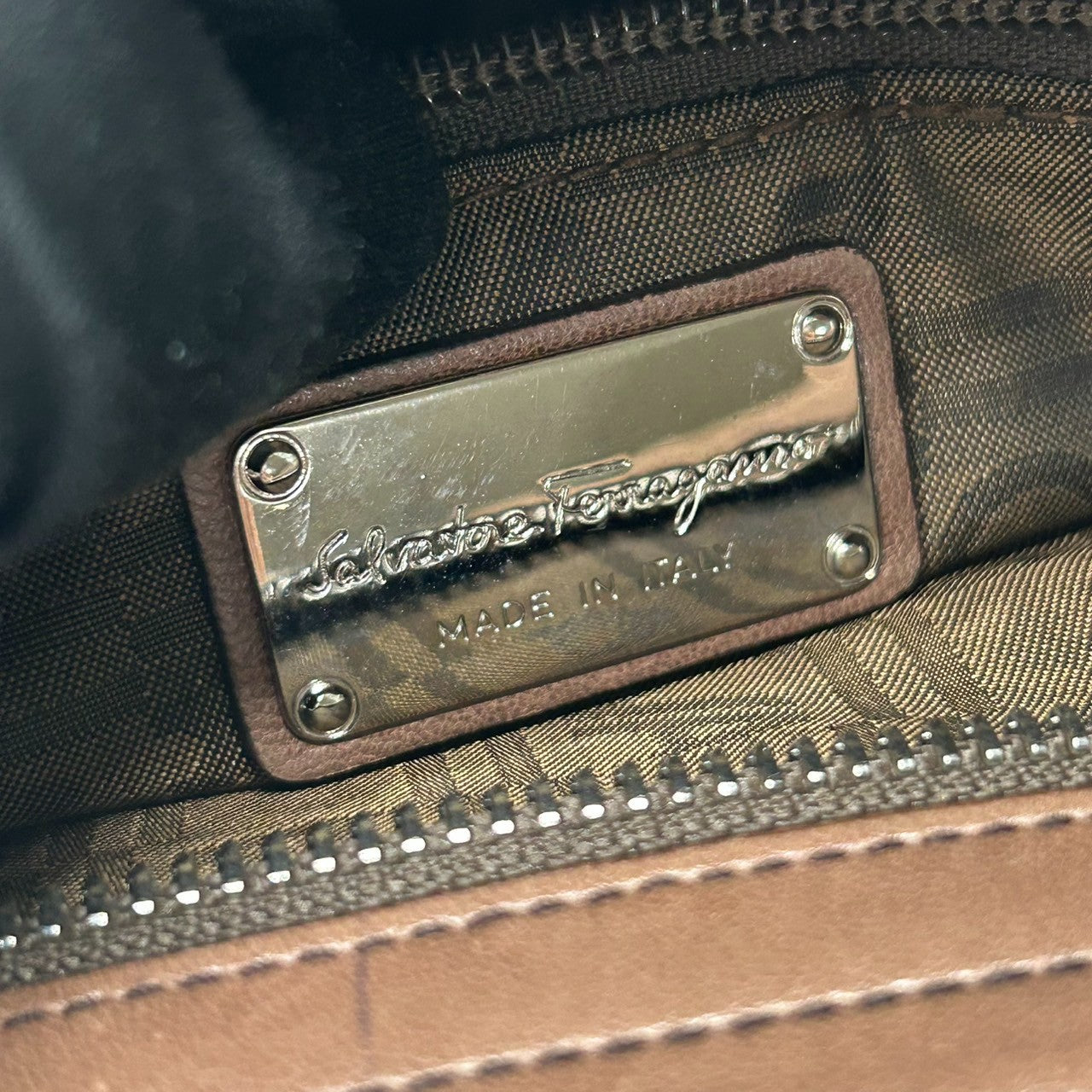 サルヴァトーレフェラガモ マリッサ ハンドバッグ ガンチーニ レザー AB-21 5370 ブラウン レディース エレガント フェミニン 肩掛け ワンショルダー 通勤バッグ クリーニング済み Salvatore Ferragamo U