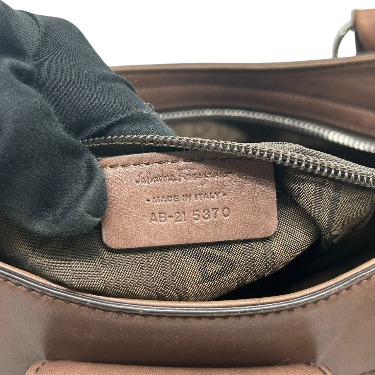 サルヴァトーレフェラガモ マリッサ ハンドバッグ ガンチーニ レザー AB-21 5370 ブラウン レディース エレガント フェミニン 肩掛け ワンショルダー 通勤バッグ クリーニング済み Salvatore Ferragamo U