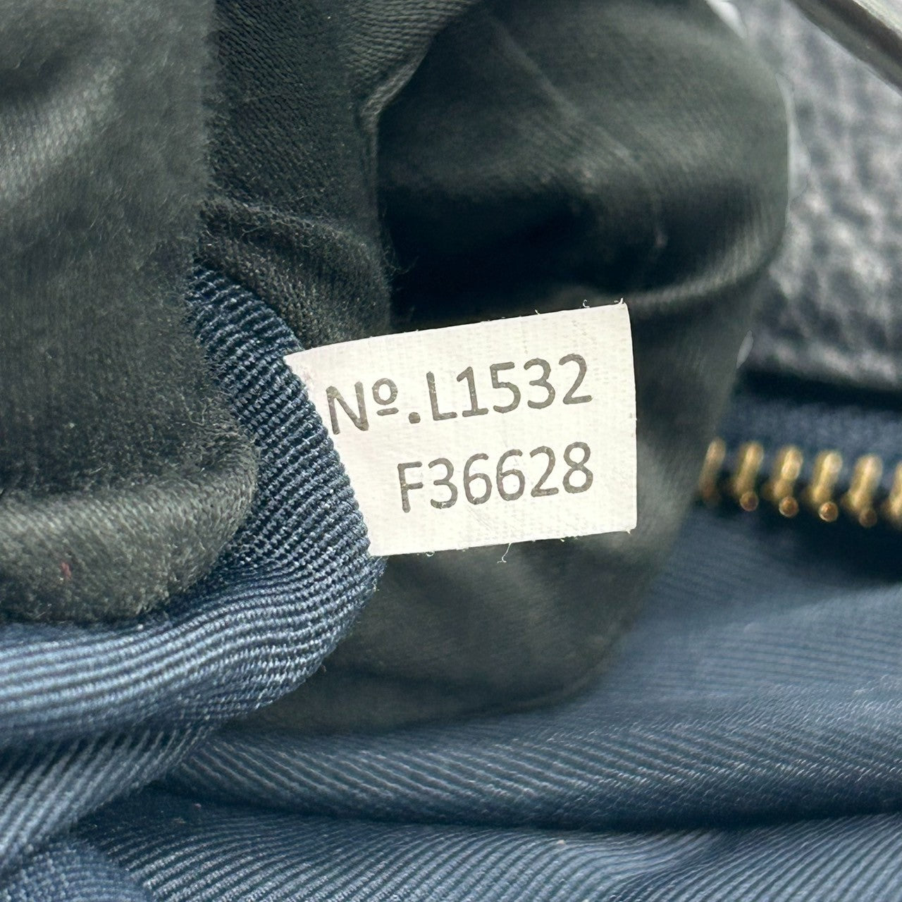 【美品】コーチ COACH 2WAY ショルダーバッグ ハンドバッグ F36628 ペブルドレザー シボ革 本革 ネイビー 紺 レディース エレガント シンプル 通勤 通学 肩掛け 斜め掛け可 クリーニング済み s45