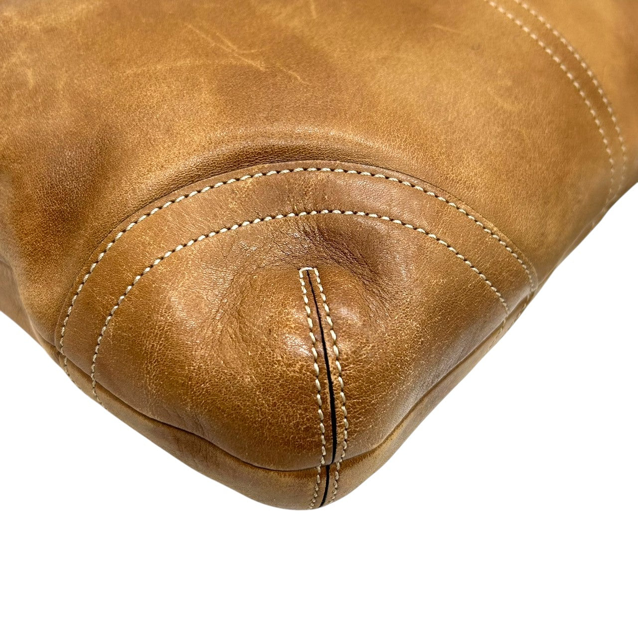 コーチ COACH ショルダーバッグ ソーホー 9480 フラップ レザー 本革 グラブタンレザー ブラウン キャメル ヴィンテージ ビンテージ レディース 定番人気モデル 斜め掛け可 肩掛け 通勤 通学 クラシックデザイン クリーニング済み s50