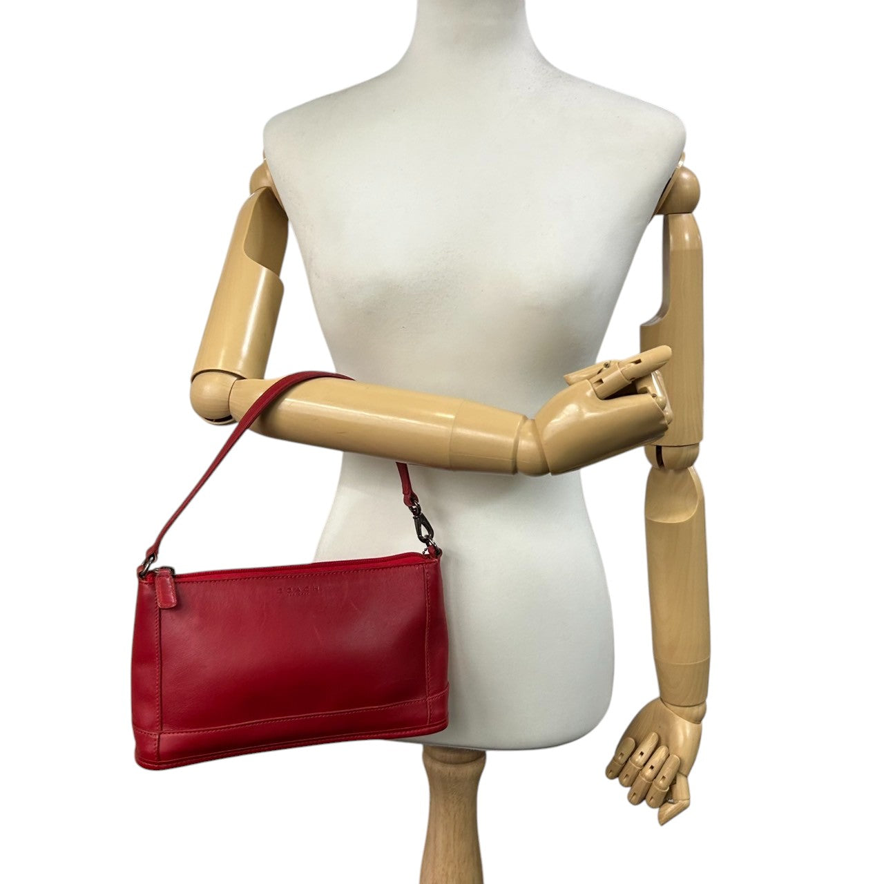 コーチ COACH ハンドバッグ ミニバッグ アクセサリーポーチ 6151 ヴィンテージ オールドコーチ レザー 本革 レッド 赤 レディース 希少 イタリア製 ワンショルダー 肩掛け コンパクト クラシック エレガント 自立可 クリーニング済み s50