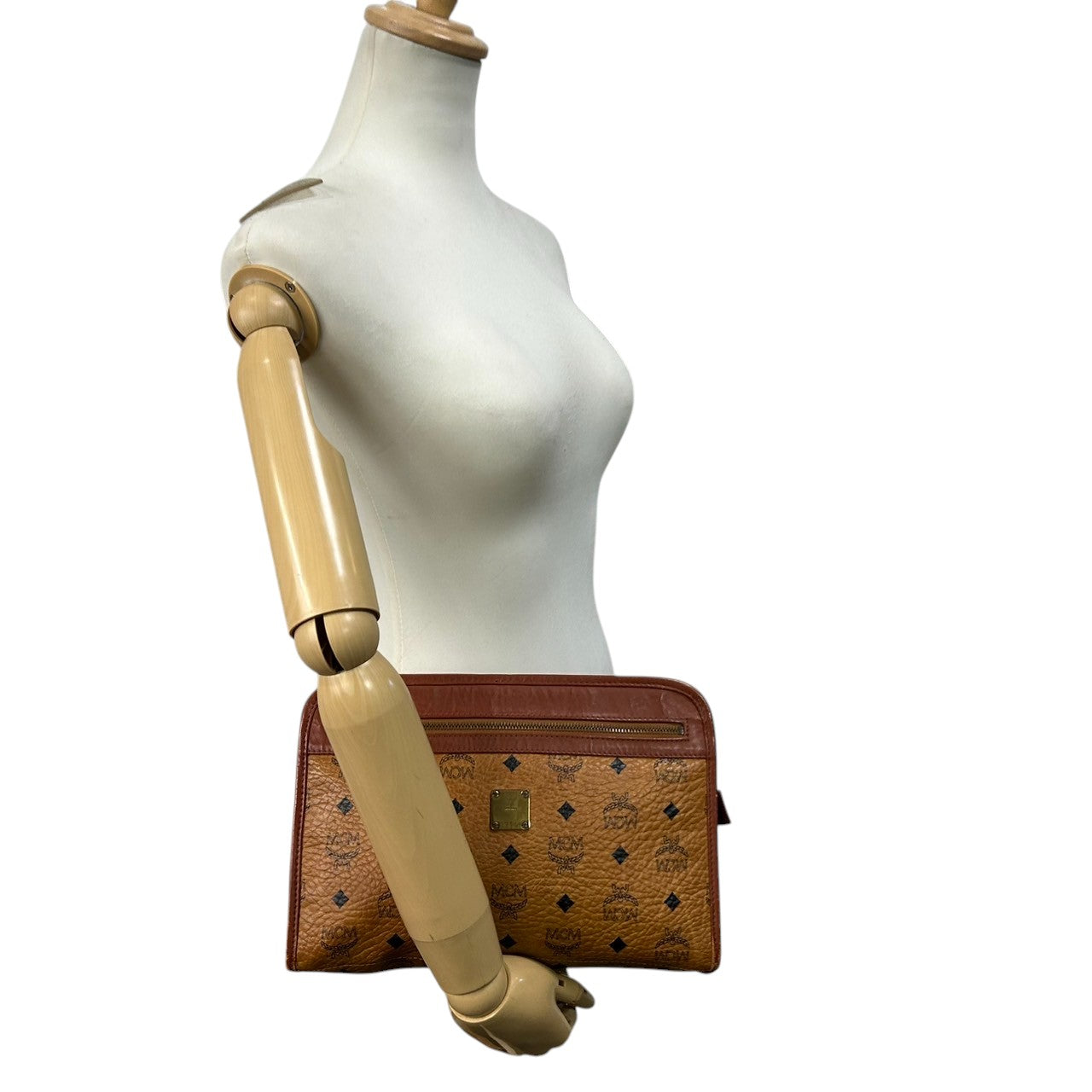MCM エムシーエム クラッチバッグ セカンドバッグ ヴィセトス柄 ロゴグラム PVC レザー コニャック ブラウン 茶 ヴィンテージ メンズ レディース ユニセックス 定番 人気モデル プレートロゴ 男女兼用 クリーニング済み s29