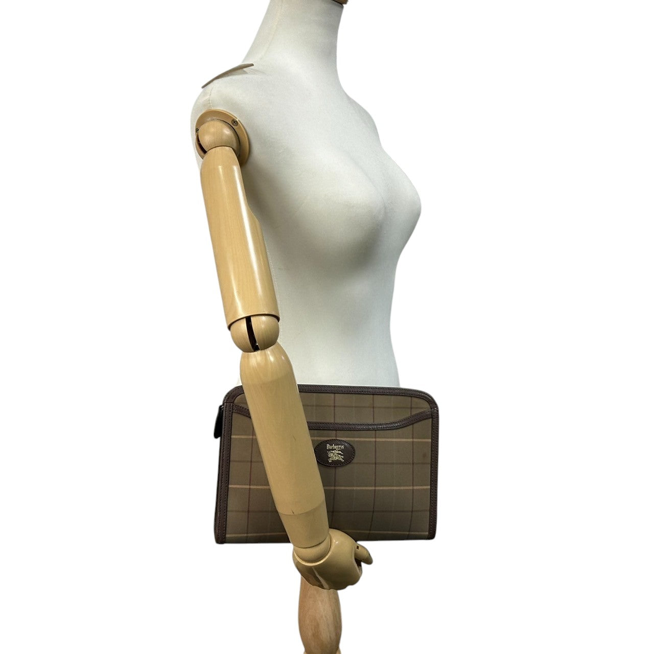 バーバリー Burberrys クラッチバッグ セカンドバッグ ポーチ ヴィンテージチェック ホースロゴ ビンテージ レザー ナイロン ブラウン ベージュ メンズ レディース ユニセックス 定番人気モデル 男女兼用 クリーニング済み s39