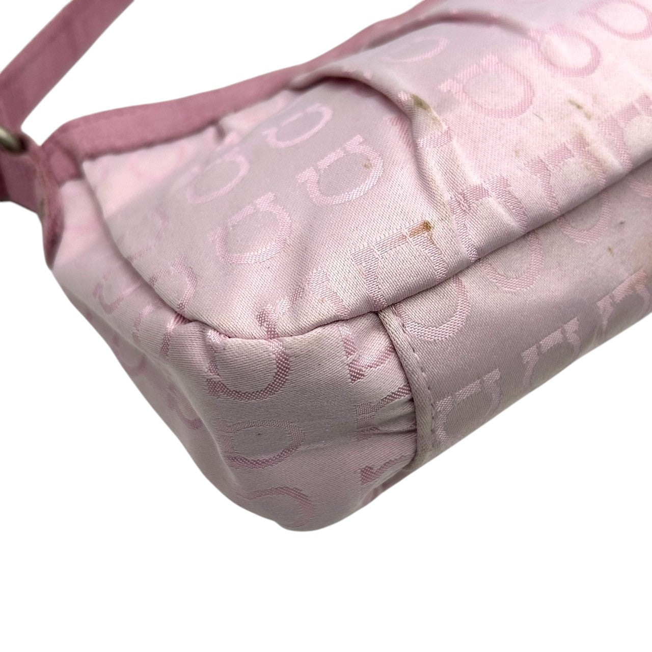 サルヴァトーレフェラガモ ハンドバッグ ミニバッグ アクセサリーポーチ ガンチーニ柄 ジャガード キャンバス スエード ピンク レディース フェミニン かわいい コンパクト 肩掛け ワンショルダー PARFUMS ノベルティ クリーニング済み s39