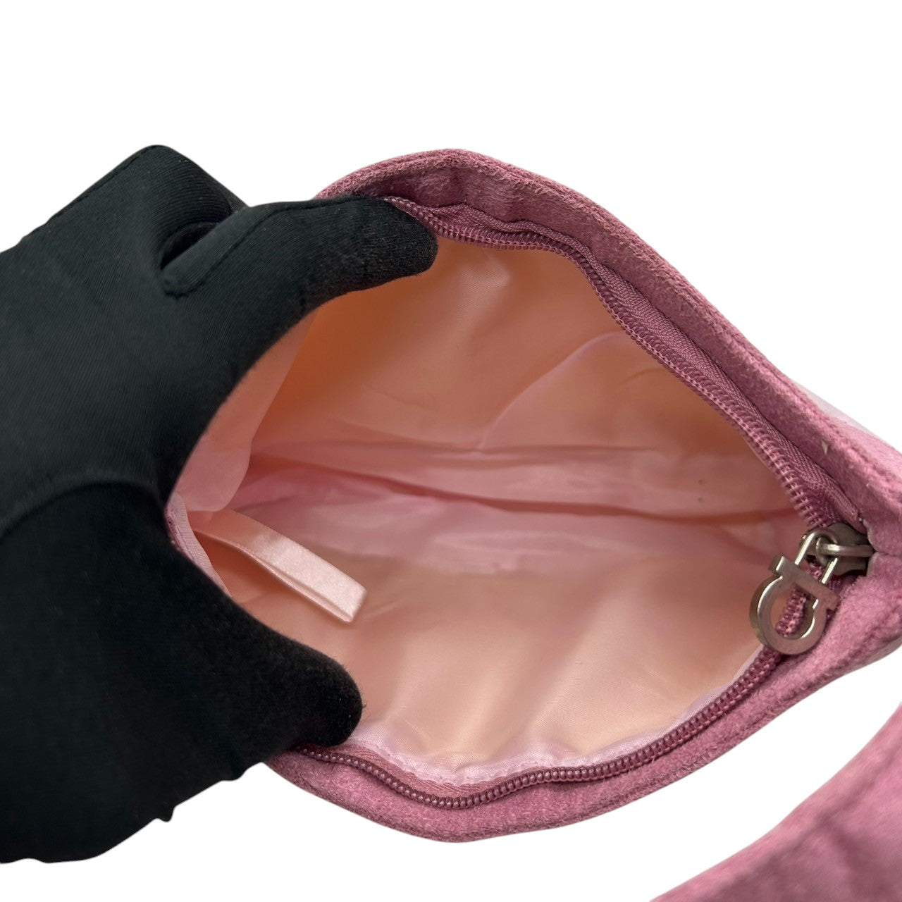 サルヴァトーレフェラガモ ハンドバッグ ミニバッグ アクセサリーポーチ ガンチーニ柄 ジャガード キャンバス スエード ピンク レディース フェミニン かわいい コンパクト 肩掛け ワンショルダー PARFUMS ノベルティ クリーニング済み s39