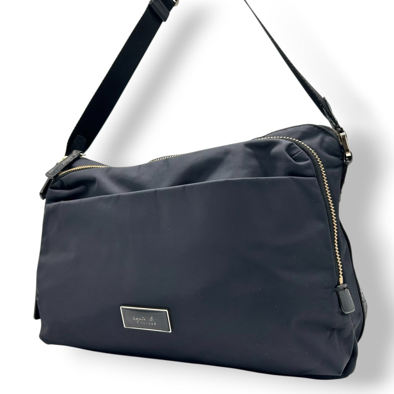 アニエスベー agnes b. VOYAGE ショルダーバッグ ナイロン レザー ブラック 黒 ロゴプレート レディース メンズ ユニセックス 軽量 シンプル カジュアル 通勤 通学 斜め掛け可 肩掛け クリーニング済み s39
