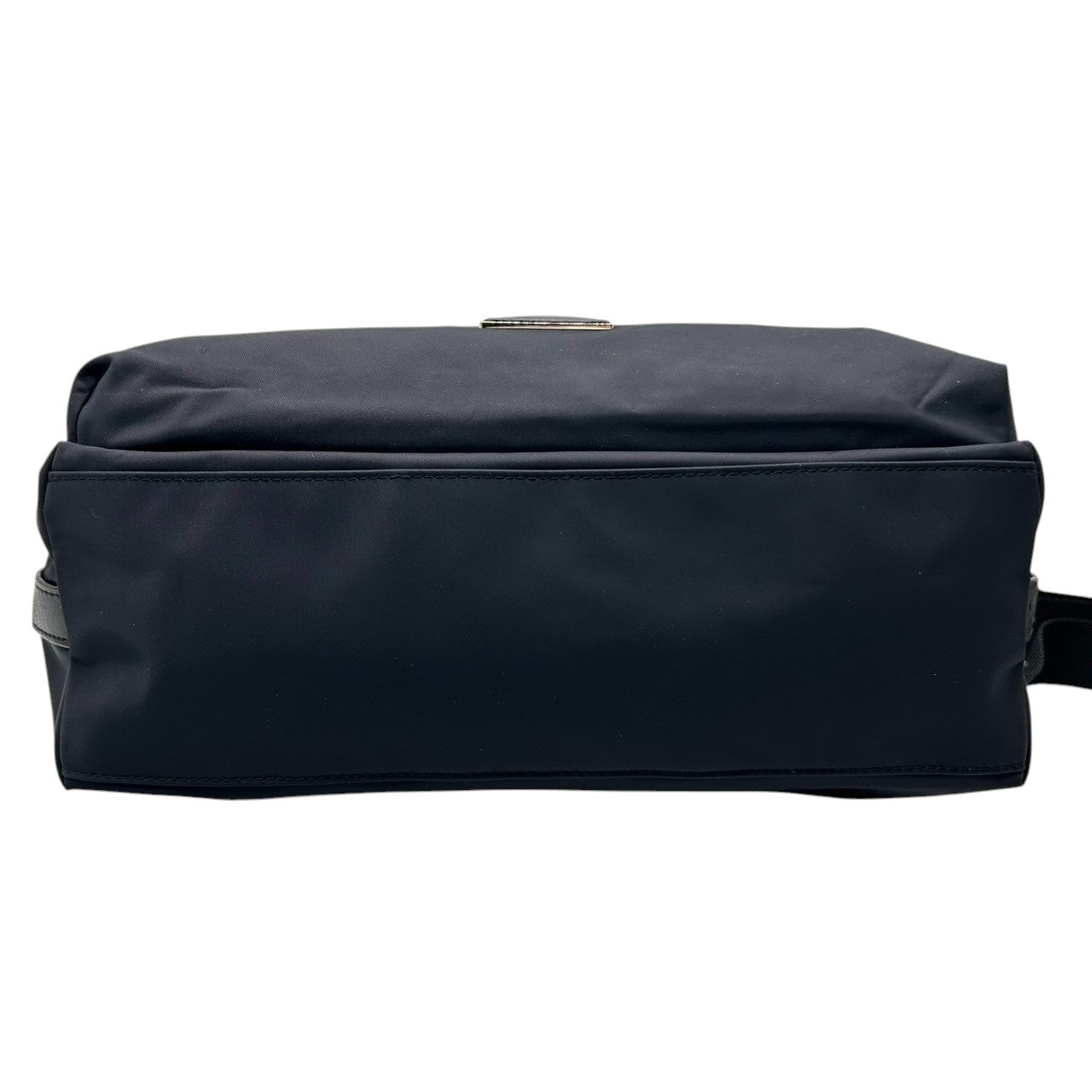 アニエスベー agnes b. VOYAGE ショルダーバッグ ナイロン レザー ブラック 黒 ロゴプレート レディース メンズ ユニセックス 軽量 シンプル カジュアル 通勤 通学 斜め掛け可 肩掛け クリーニング済み s39