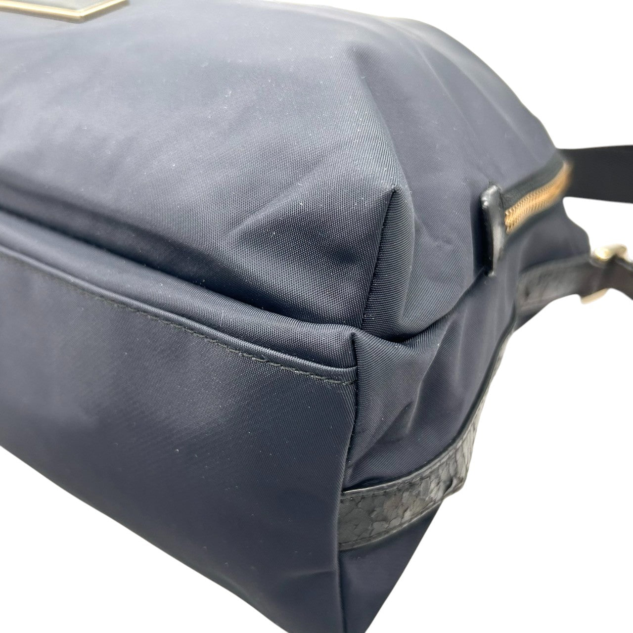 アニエスベー agnes b. VOYAGE ショルダーバッグ ナイロン レザー ブラック 黒 ロゴプレート レディース メンズ ユニセックス 軽量 シンプル カジュアル 通勤 通学 斜め掛け可 肩掛け クリーニング済み s39