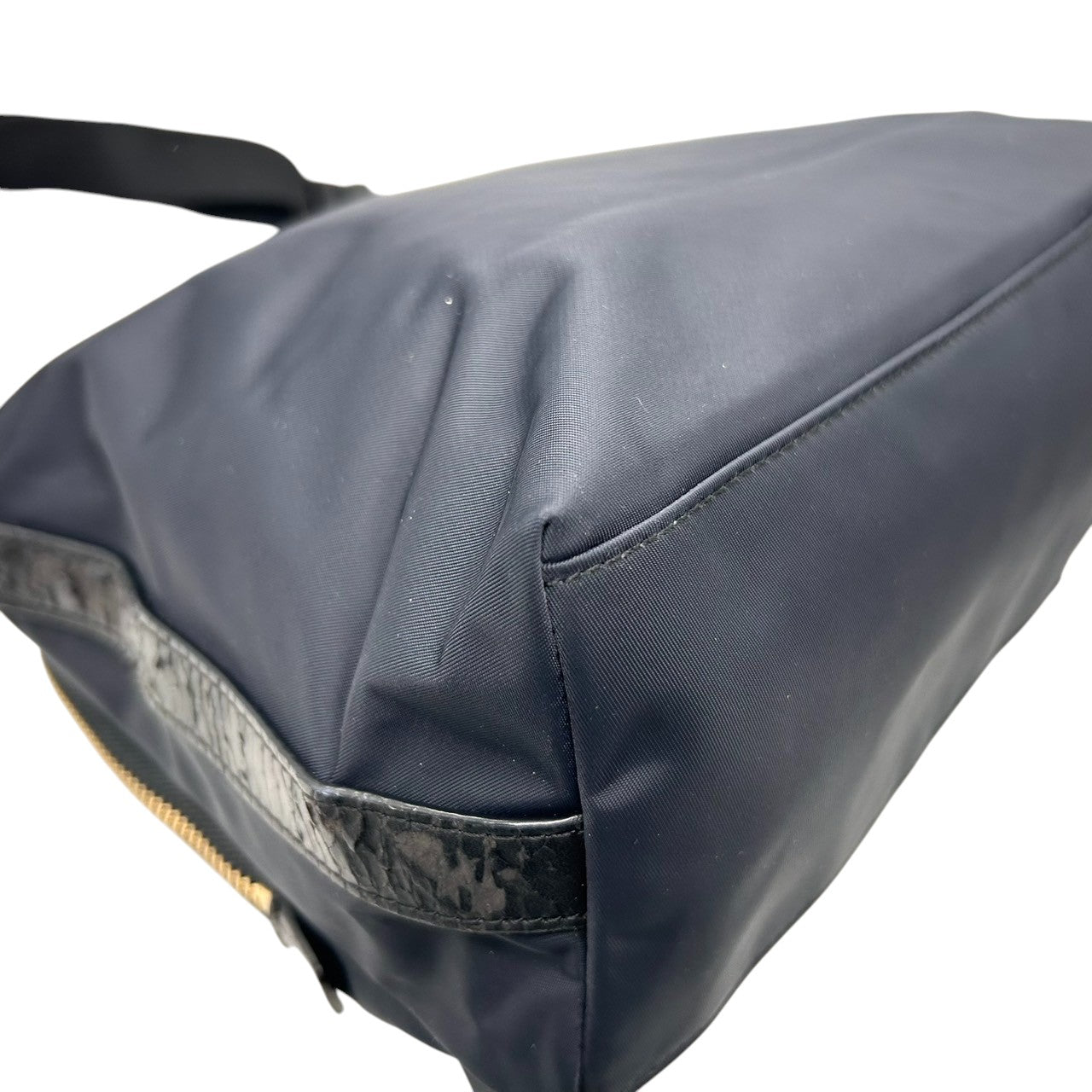 アニエスベー agnes b. VOYAGE ショルダーバッグ ナイロン レザー ブラック 黒 ロゴプレート レディース メンズ ユニセックス 軽量 シンプル カジュアル 通勤 通学 斜め掛け可 肩掛け クリーニング済み s39