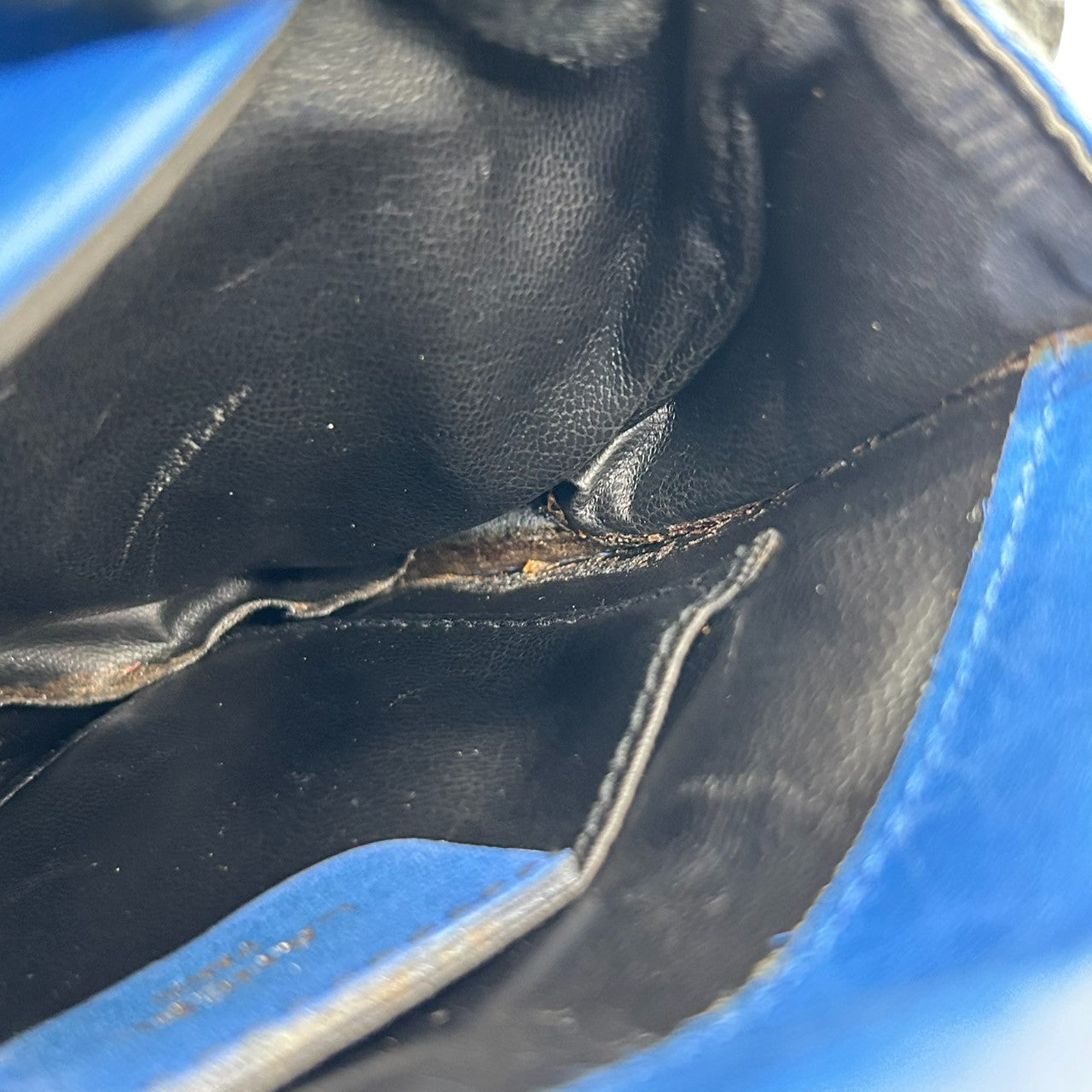 ランセル LANCEL ショルダーバッグ ポシェット ミニバッグ ヴィンテージ ビンテージ レザー 本革 ブルー 青 ゴールド金具 ロゴチャーム フラップ レディース クラシック レトロ 斜め掛け可 肩掛け おしゃれ 可愛い クリーニング済み s39