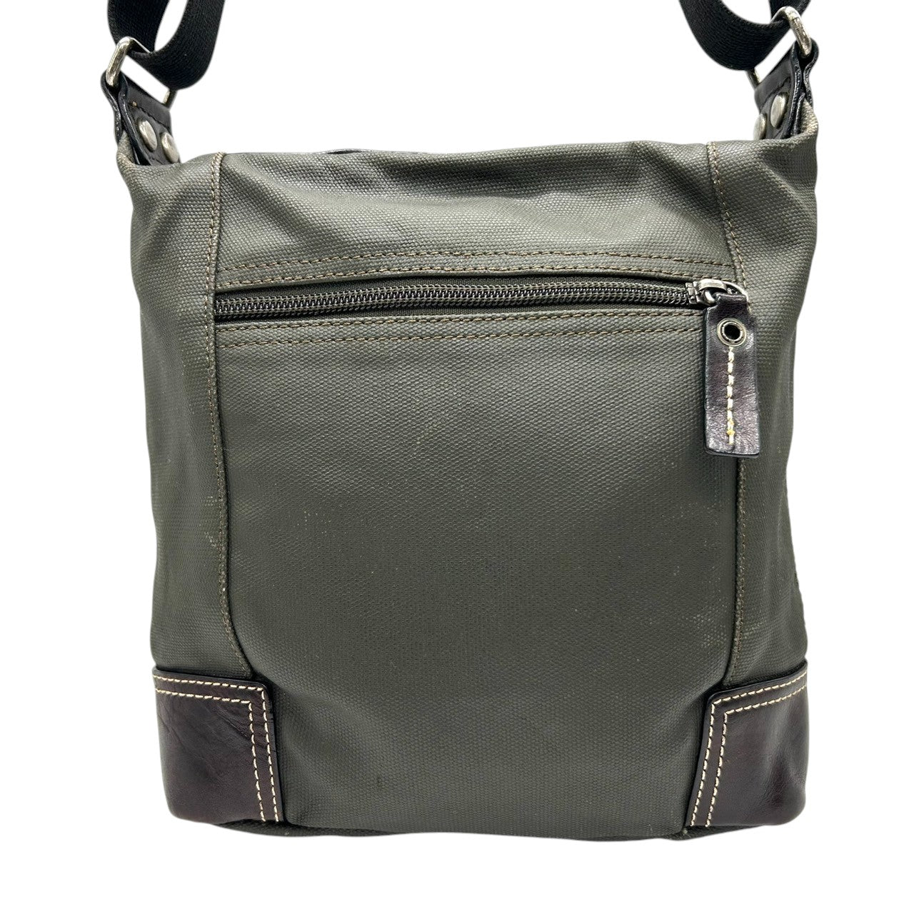 【美品】タケオキクチ TAKEO KIKUCHI ショルダーバッグ ナイロン レザー モスグリーン ブラウン メンズ 斜め掛け ACE社製 軽量 カジュアル ビジネス 通勤 通学 スタイリッシュ 機能的 クリーニング済み s39