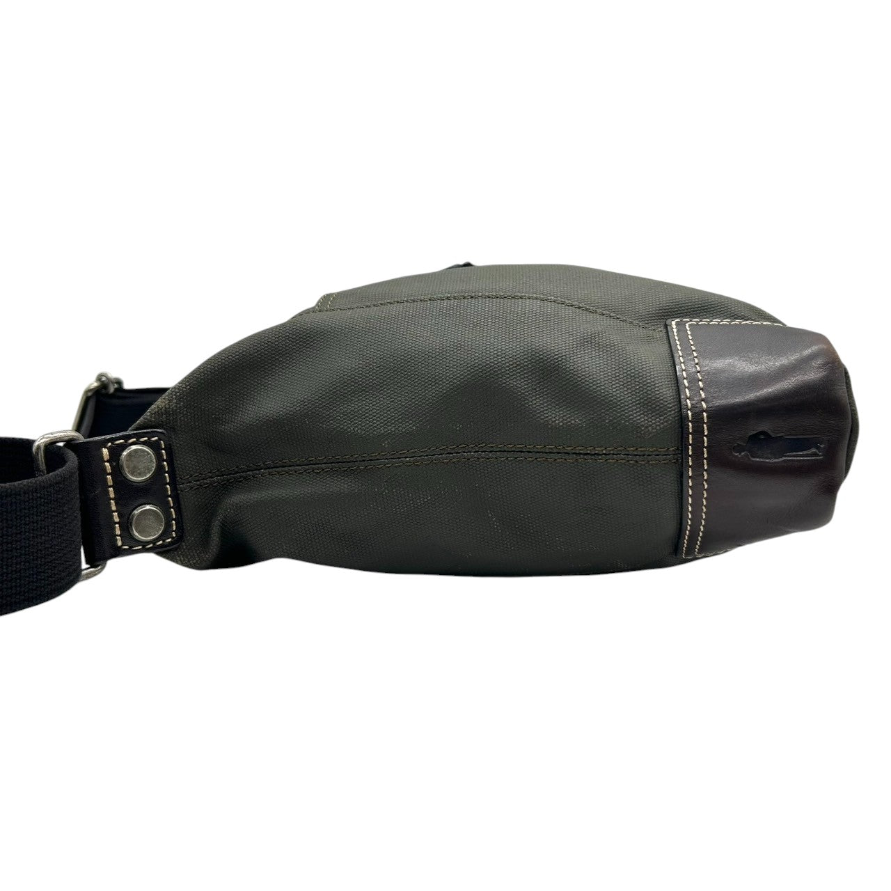 【美品】タケオキクチ TAKEO KIKUCHI ショルダーバッグ ナイロン レザー モスグリーン ブラウン メンズ 斜め掛け ACE社製 軽量 カジュアル ビジネス 通勤 通学 スタイリッシュ 機能的 クリーニング済み s39