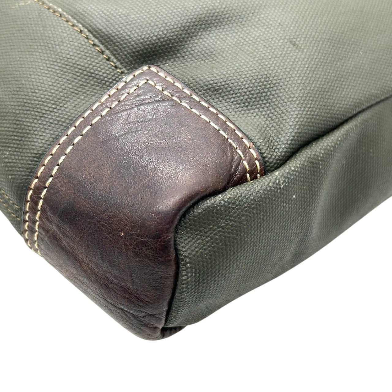 【美品】タケオキクチ TAKEO KIKUCHI ショルダーバッグ ナイロン レザー モスグリーン ブラウン メンズ 斜め掛け ACE社製 軽量 カジュアル ビジネス 通勤 通学 スタイリッシュ 機能的 クリーニング済み s39