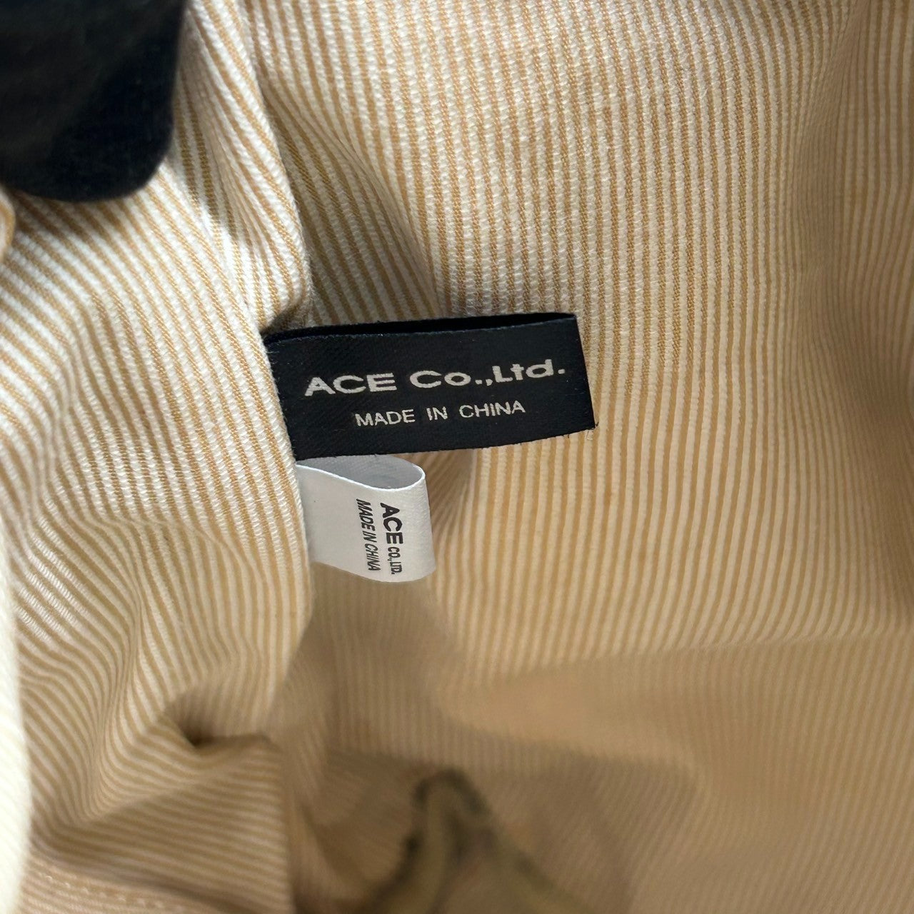 【美品】タケオキクチ TAKEO KIKUCHI ショルダーバッグ ナイロン レザー モスグリーン ブラウン メンズ 斜め掛け ACE社製 軽量 カジュアル ビジネス 通勤 通学 スタイリッシュ 機能的 クリーニング済み s39