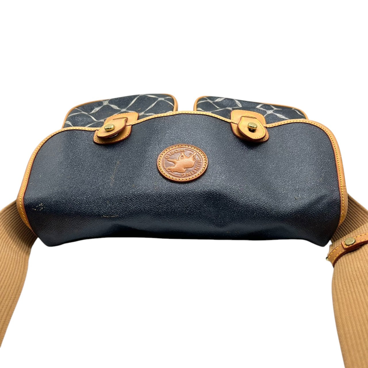 ハンティングワールド HUNTING WORLD ショルダーバッグ バチュークロス サファリ PVC レザー ネイビー キャメル 格子柄 フラップ ヴィンテージ イタリア製 バチューサー メッセンジャーバッグ 人気モデル X2