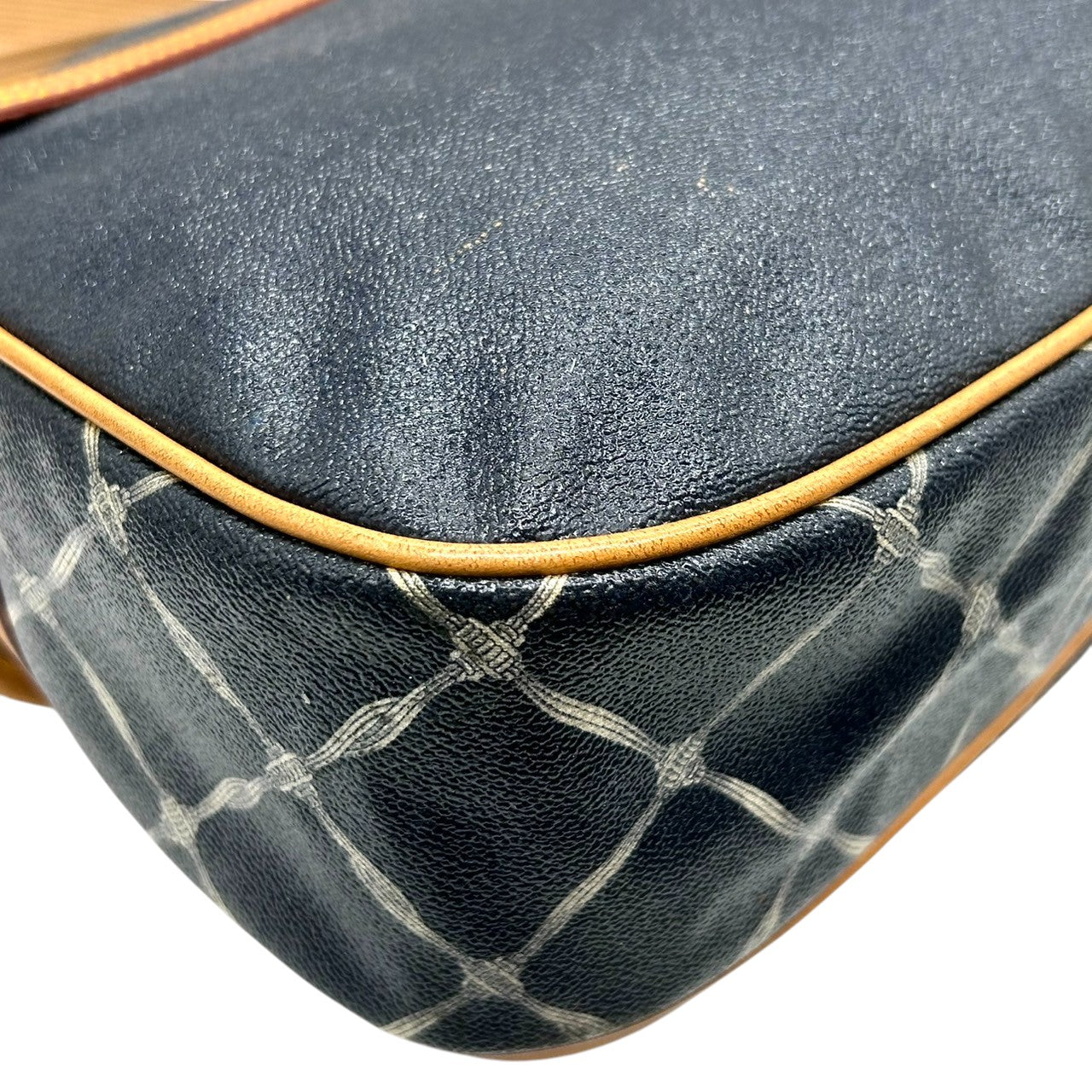 ハンティングワールド HUNTING WORLD ショルダーバッグ バチュークロス サファリ PVC レザー ネイビー キャメル 格子柄 フラップ ヴィンテージ イタリア製 バチューサー メッセンジャーバッグ 人気モデル X2