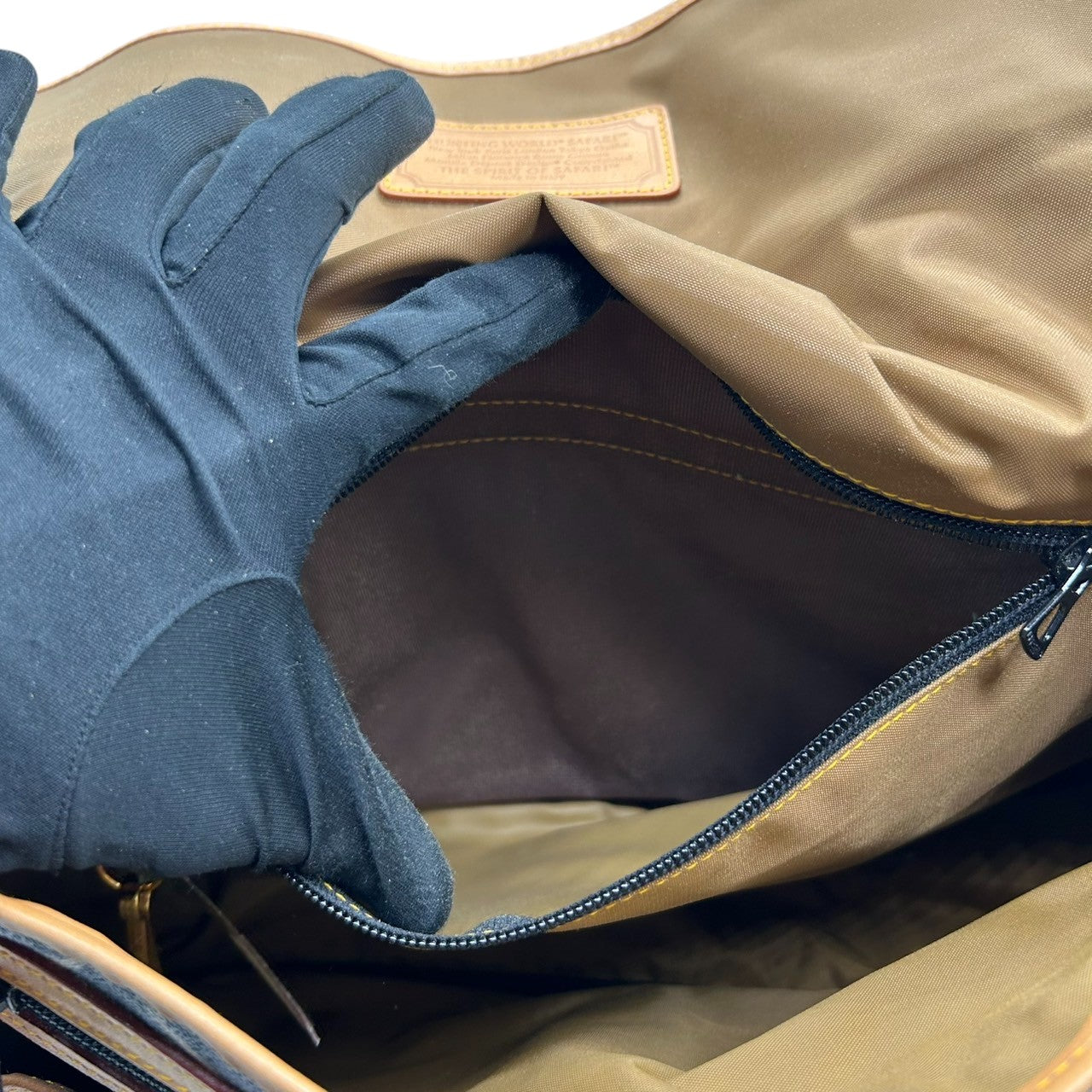 ハンティングワールド HUNTING WORLD ショルダーバッグ バチュークロス サファリ PVC レザー ネイビー キャメル 格子柄 フラップ ヴィンテージ イタリア製 バチューサー メッセンジャーバッグ 人気モデル X2