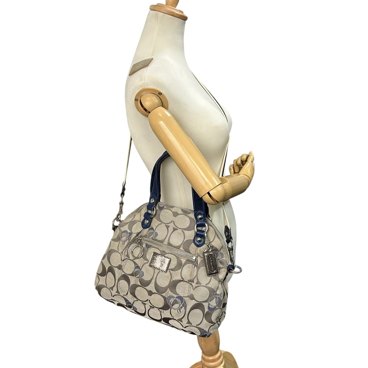 コーチ COACH 2WAY ハンドバッグ ショルダーバッグ ポピー シグネチャー スポットライト 18704 キャンバス パテントレザー グレー ネイビー レディース エレガント フェミニン 定番人気モデル 肩掛け 斜め掛け可 クリーニング済み s29