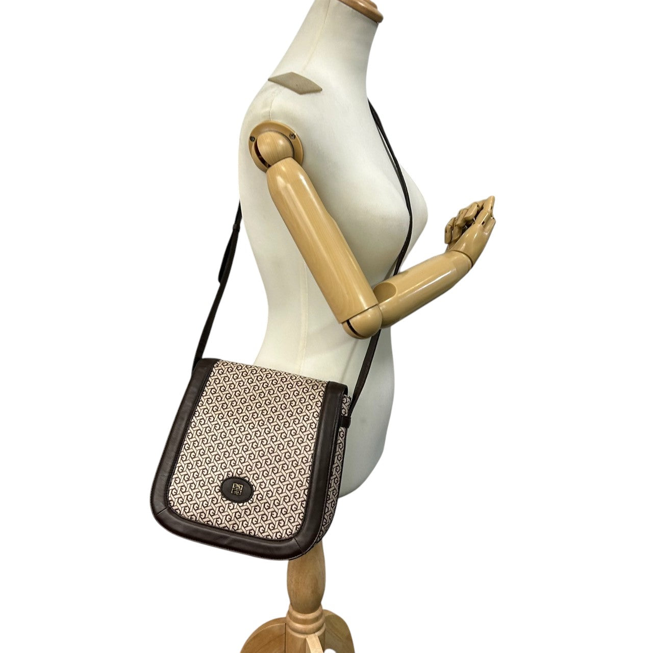 【美品】 ジバンシー ジバンシィ GIVENCHY SACS ヴィンテージ ショルダーバッグ 4Gロゴ 総柄 幾何学模様 キャンバス レザー ブラウン 斜め掛け可 レディース クラシック vintage ポシェット 鏡付き クリーニング済み U9