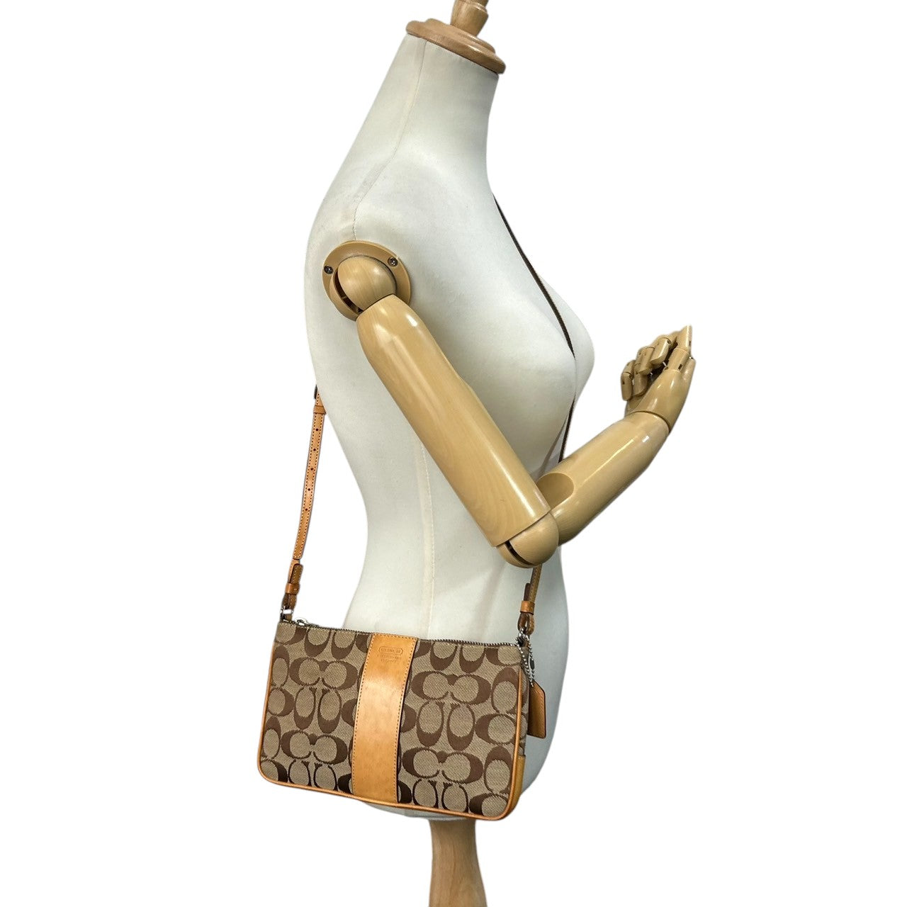 【美品】コーチ COACH ショルダーバッグ 6338 シグネチャー ポシェット クロスボディバッグ 斜め掛け可 レディース キャンバス レザー ベージュ ブラウン コンパクト エレガント クラシックデザイン ヴィンテージ クリーニング済み s90