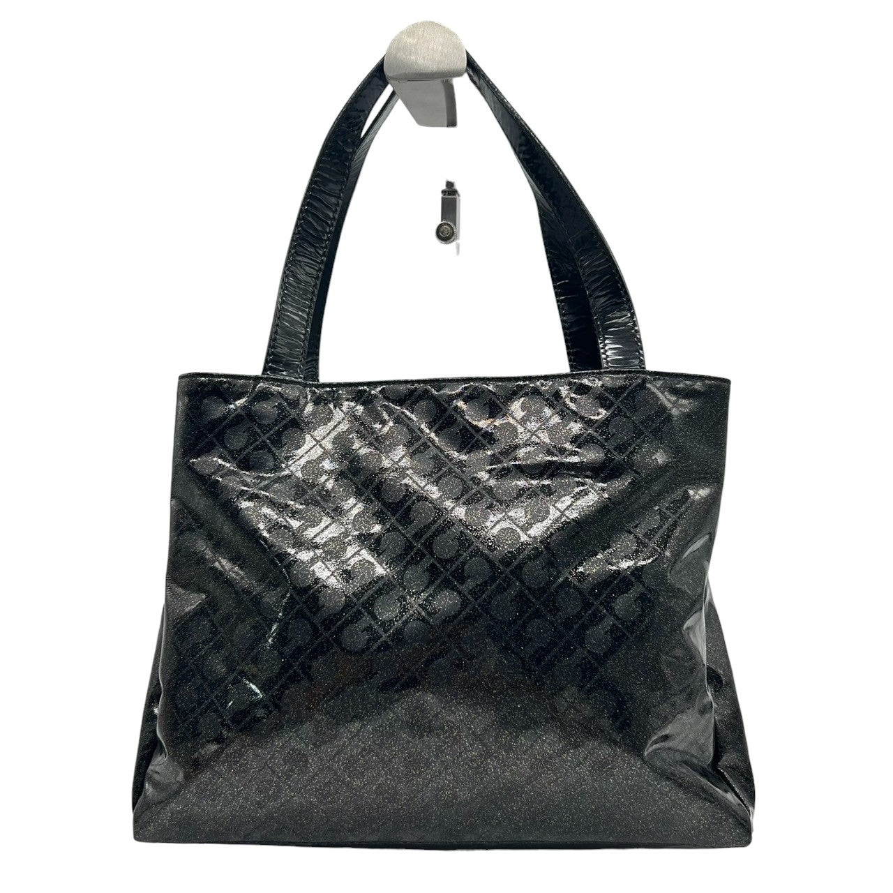 【未使用に近い】 ゲラルディーニ GHERARDINI トートバッグ ハンドバッグ ソフティ モノグラム エナメル パテント PVC ブラック ラメ Gロゴチャーム レディース ワンショルダー A4収納可 軽量 自立可 保存袋付き E5
