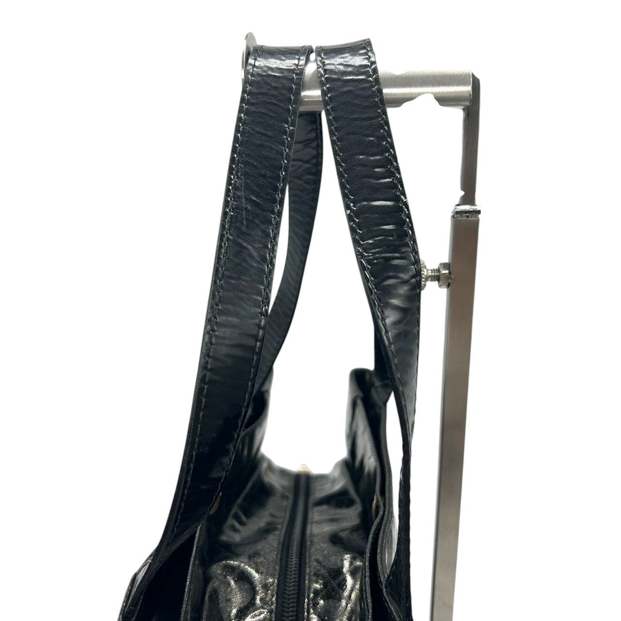 【未使用に近い】 ゲラルディーニ GHERARDINI トートバッグ ハンドバッグ ソフティ モノグラム エナメル パテント PVC ブラック ラメ Gロゴチャーム レディース ワンショルダー A4収納可 軽量 自立可 保存袋付き E5