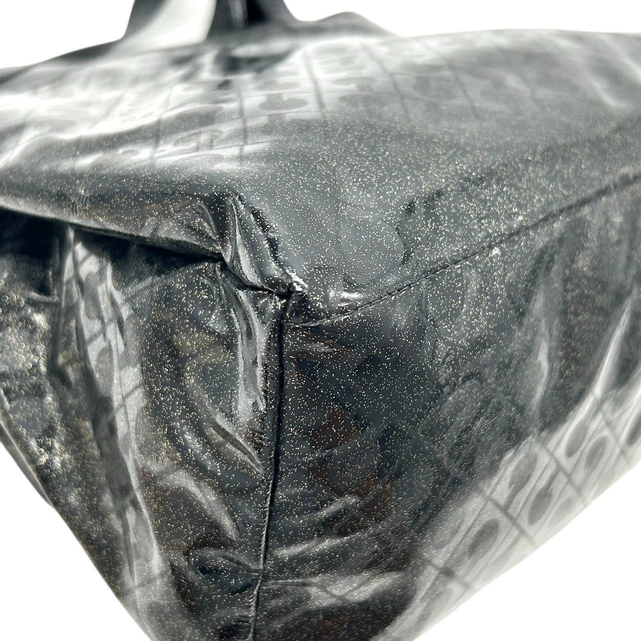 【未使用に近い】 ゲラルディーニ GHERARDINI トートバッグ ハンドバッグ ソフティ モノグラム エナメル パテント PVC ブラック ラメ Gロゴチャーム レディース ワンショルダー A4収納可 軽量 自立可 保存袋付き E5
