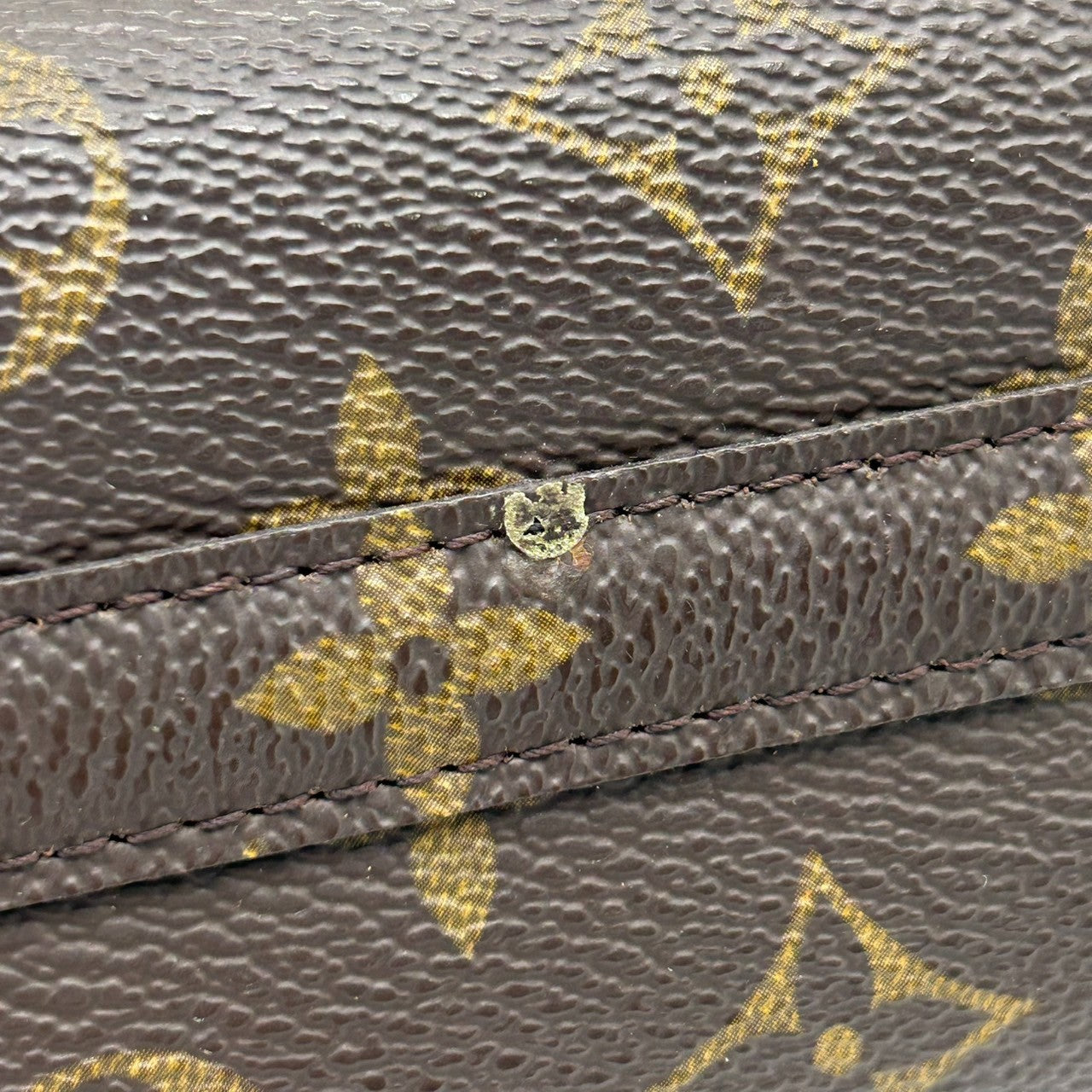ルイヴィトン LOUIS VUITTON ポシェット コスメティック M47515 モノグラム 化粧ポーチ 半月型 アクセサリーポーチ 小物入れ レディース ブラウン PVC レザー ヴィンテージ ビンテージ クラシック 定番 人気 クリーニング済み s57
