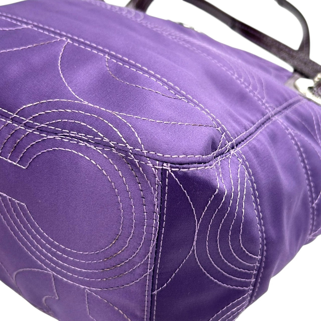 【美品】コーチ COACH ポピー 2WAY ハンドバッグ 14417 ショルダーバッグ レディース ナイロン パープル キルティング ステッチ ワンショルダー 斜め掛け可 エレガント 軽量 大容量 クリーニング済み s57