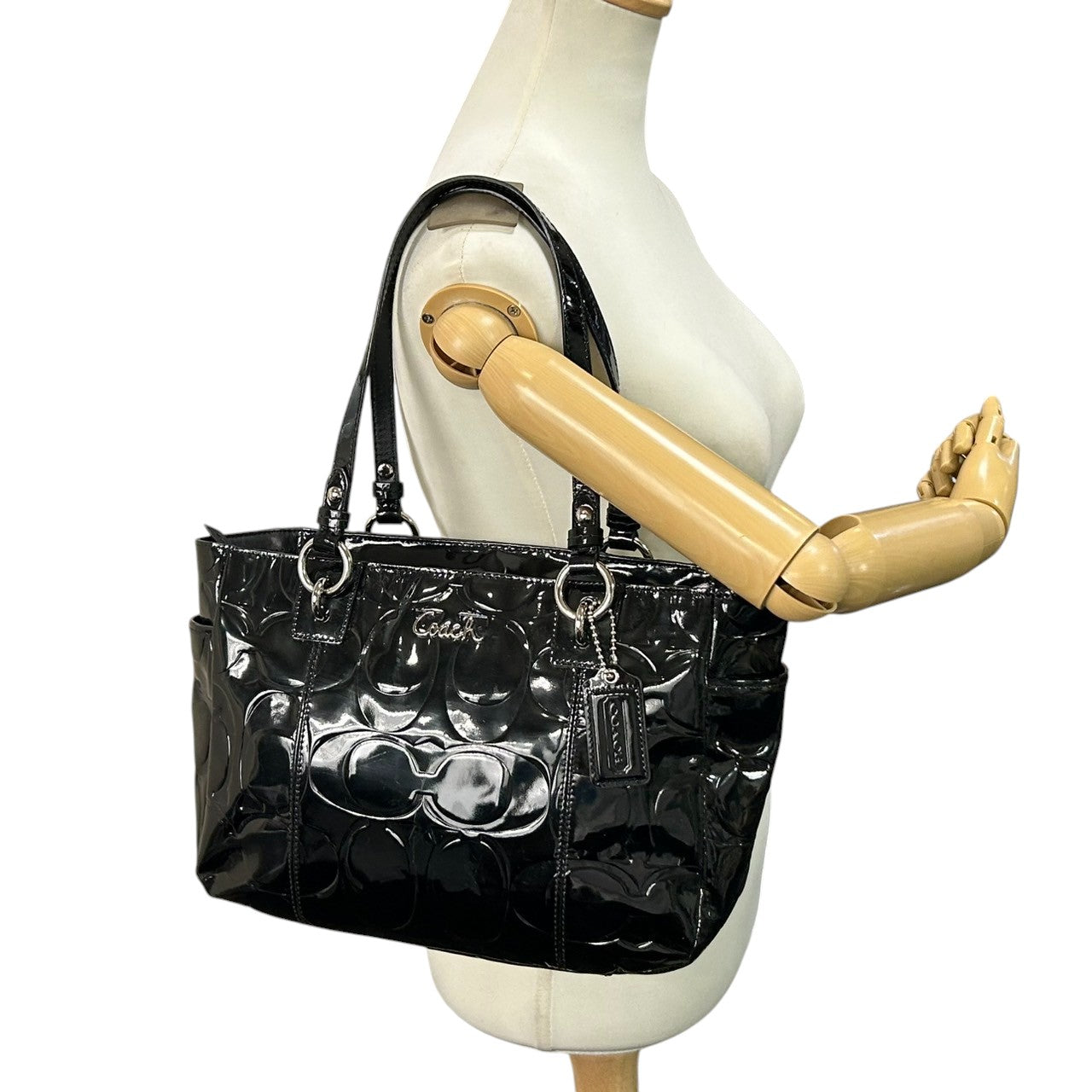 コーチ COACH トートバッグ F17728 ワンショルダー 肩掛け レディース パテントレザー エナメル オプアート シグネチャー エンボス ブラック 黒 A4収納可 大容量 通勤 通学 エレガント 自立可 クリーニング済み s2