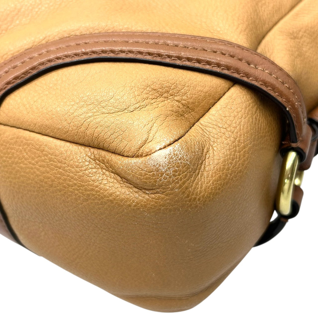 コーチ COACH マディソン レザー ショルダーバッグ 18901 本革 レディース ホースアンドキャリッジ 馬車ロゴ キャメル ブラウン 大容量 A4収納可 通勤 通学 エレガント クリーニング済み s2