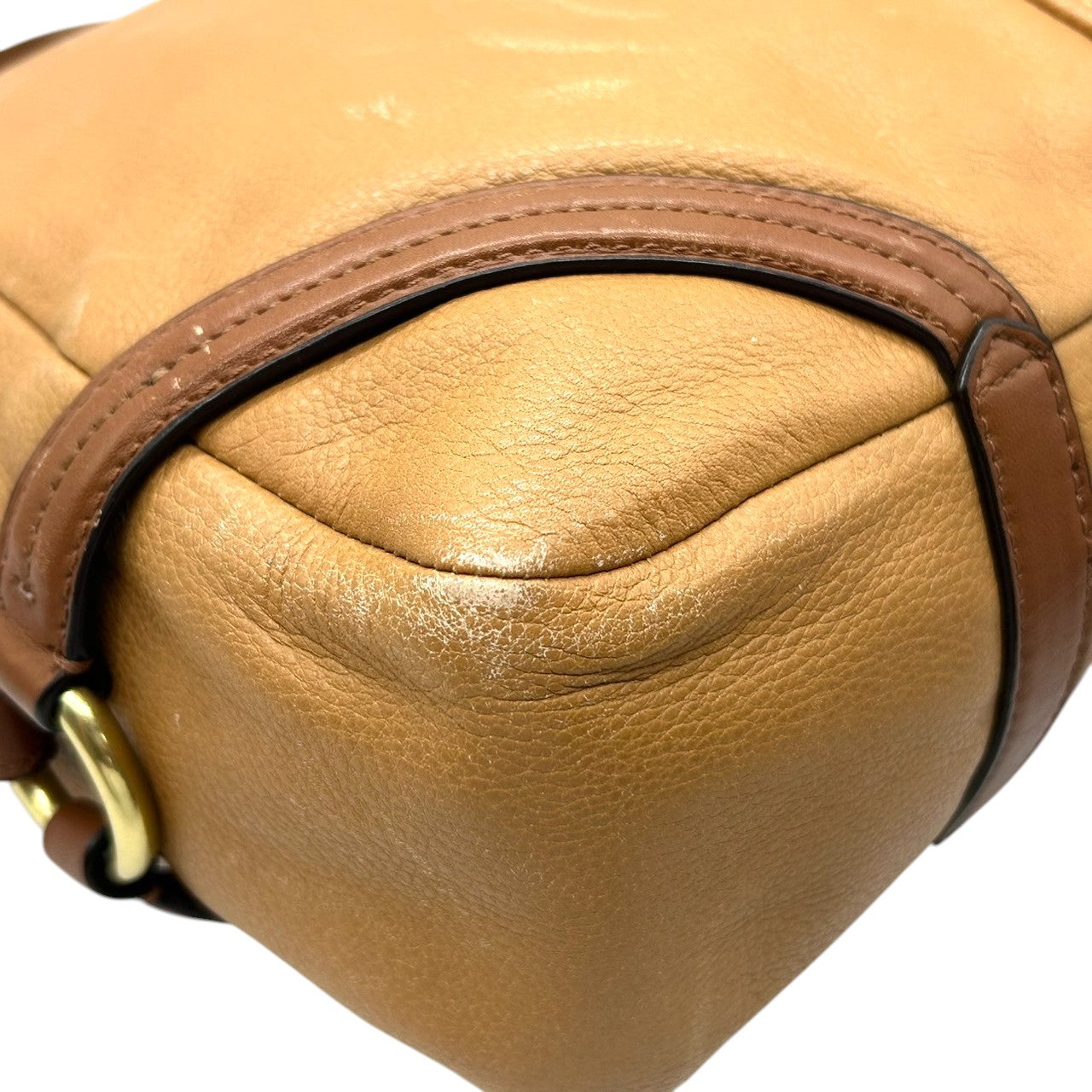 コーチ COACH マディソン レザー ショルダーバッグ 18901 本革 レディース ホースアンドキャリッジ 馬車ロゴ キャメル ブラウン 大容量 A4収納可 通勤 通学 エレガント クリーニング済み s2