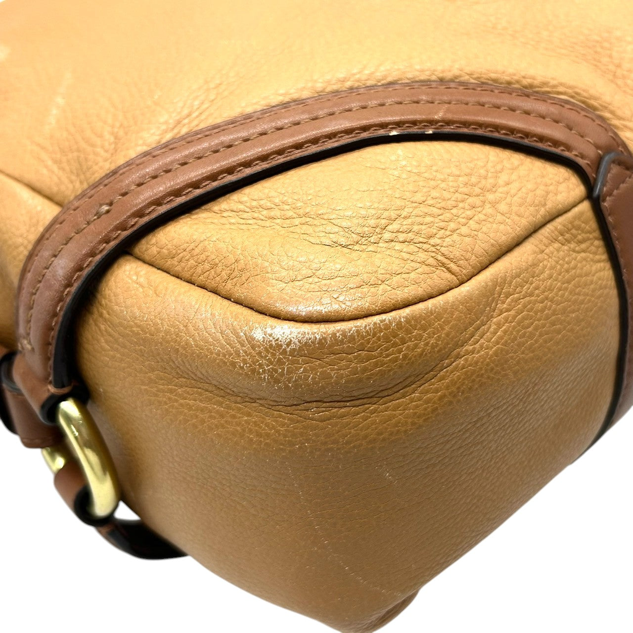 コーチ COACH マディソン レザー ショルダーバッグ 18901 本革 レディース ホースアンドキャリッジ 馬車ロゴ キャメル ブラウン 大容量 A4収納可 通勤 通学 エレガント クリーニング済み s2