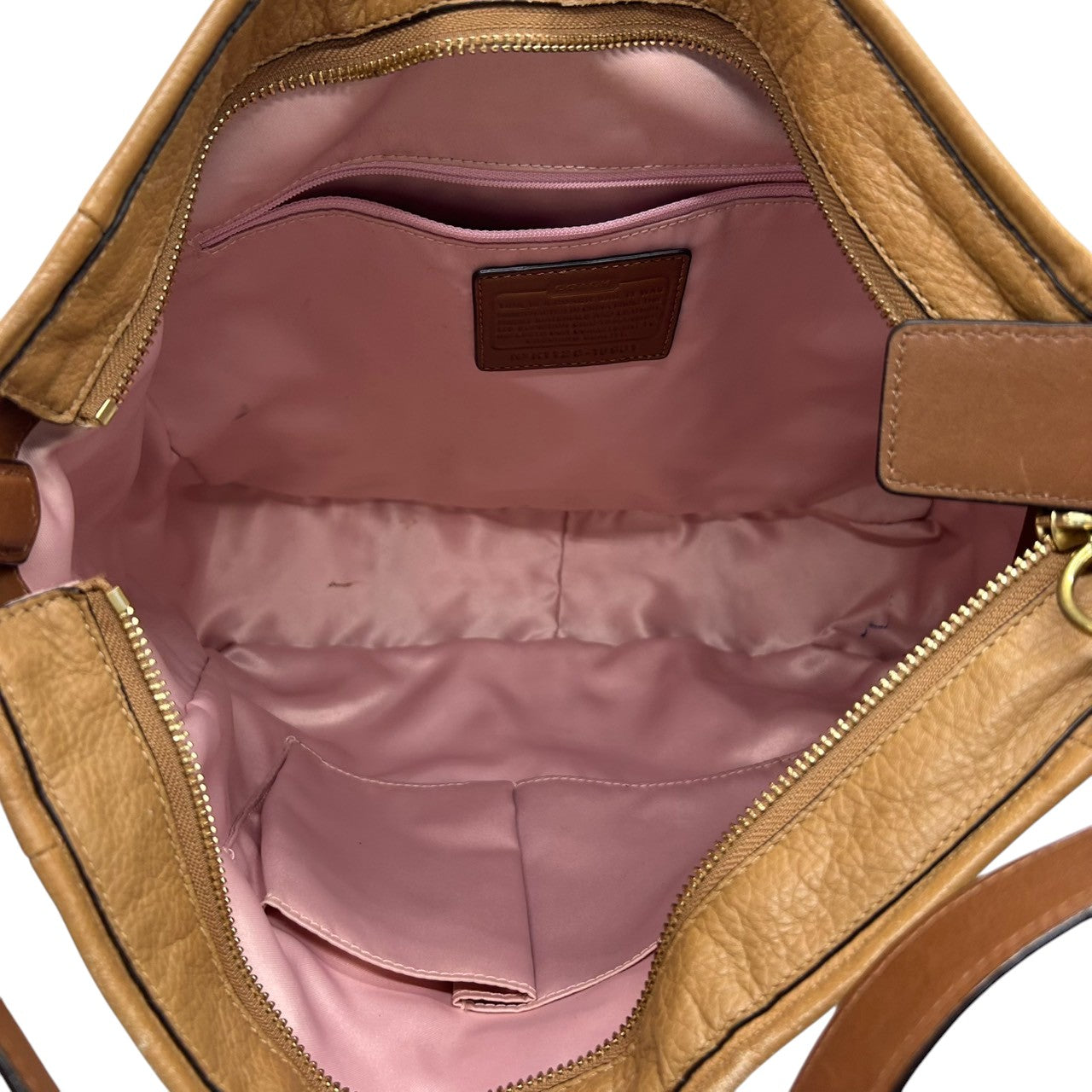 コーチ COACH マディソン レザー ショルダーバッグ 18901 本革 レディース ホースアンドキャリッジ 馬車ロゴ キャメル ブラウン 大容量 A4収納可 通勤 通学 エレガント クリーニング済み s2