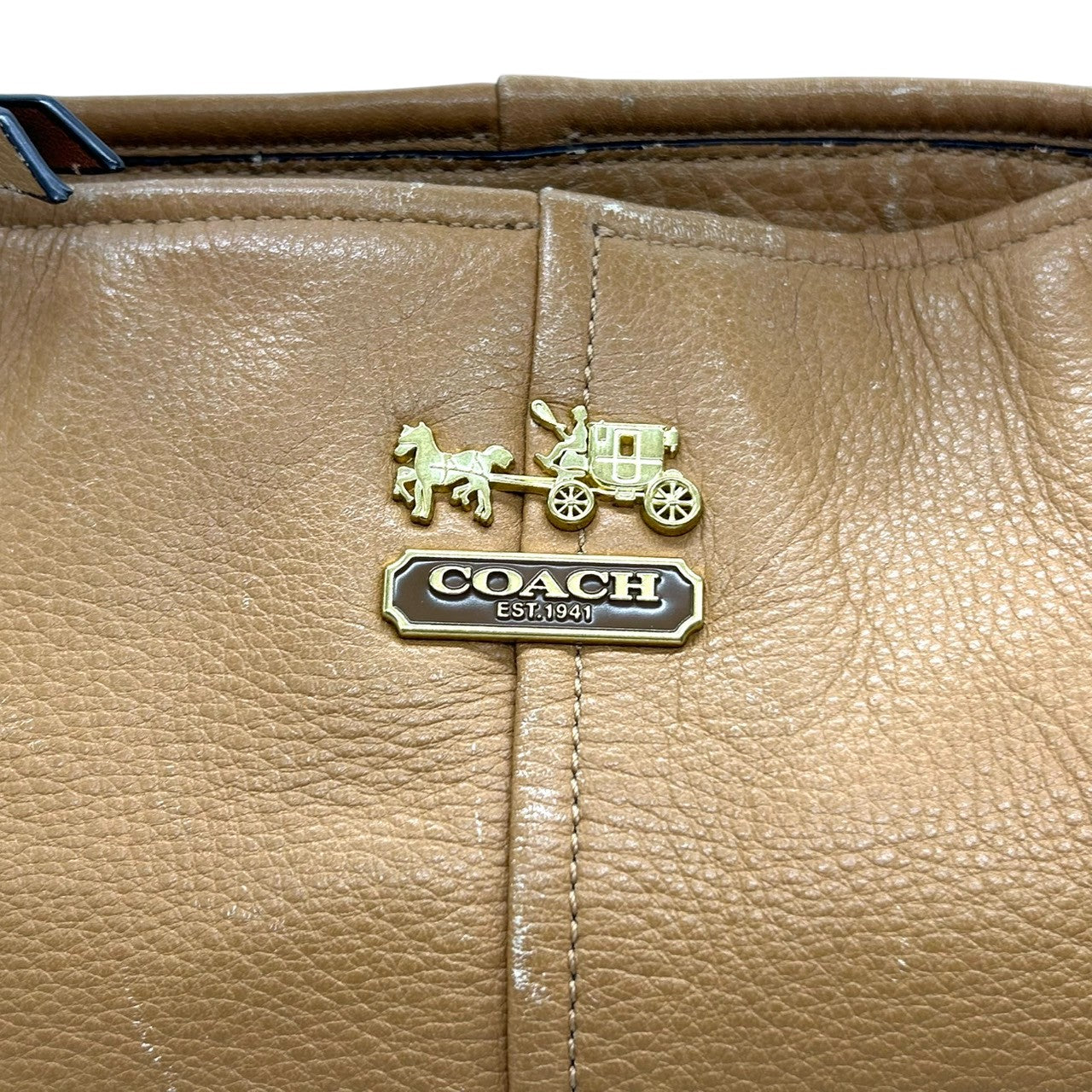 コーチ COACH マディソン レザー ショルダーバッグ 18901 本革 レディース ホースアンドキャリッジ 馬車ロゴ キャメル ブラウン 大容量 A4収納可 通勤 通学 エレガント クリーニング済み s2