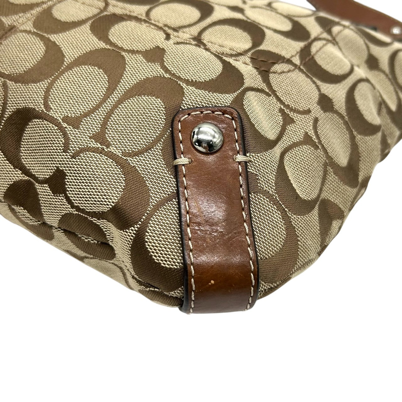 【美品】コーチ COACH シグネチャー ショルダーバッグ F14689 クロスボディバッグ 斜め掛け可 レディース キャンバス レザー ブラウン ベージュ 軽量 通勤 通学 クラシックデザイン エレガント クリーニング済み s64